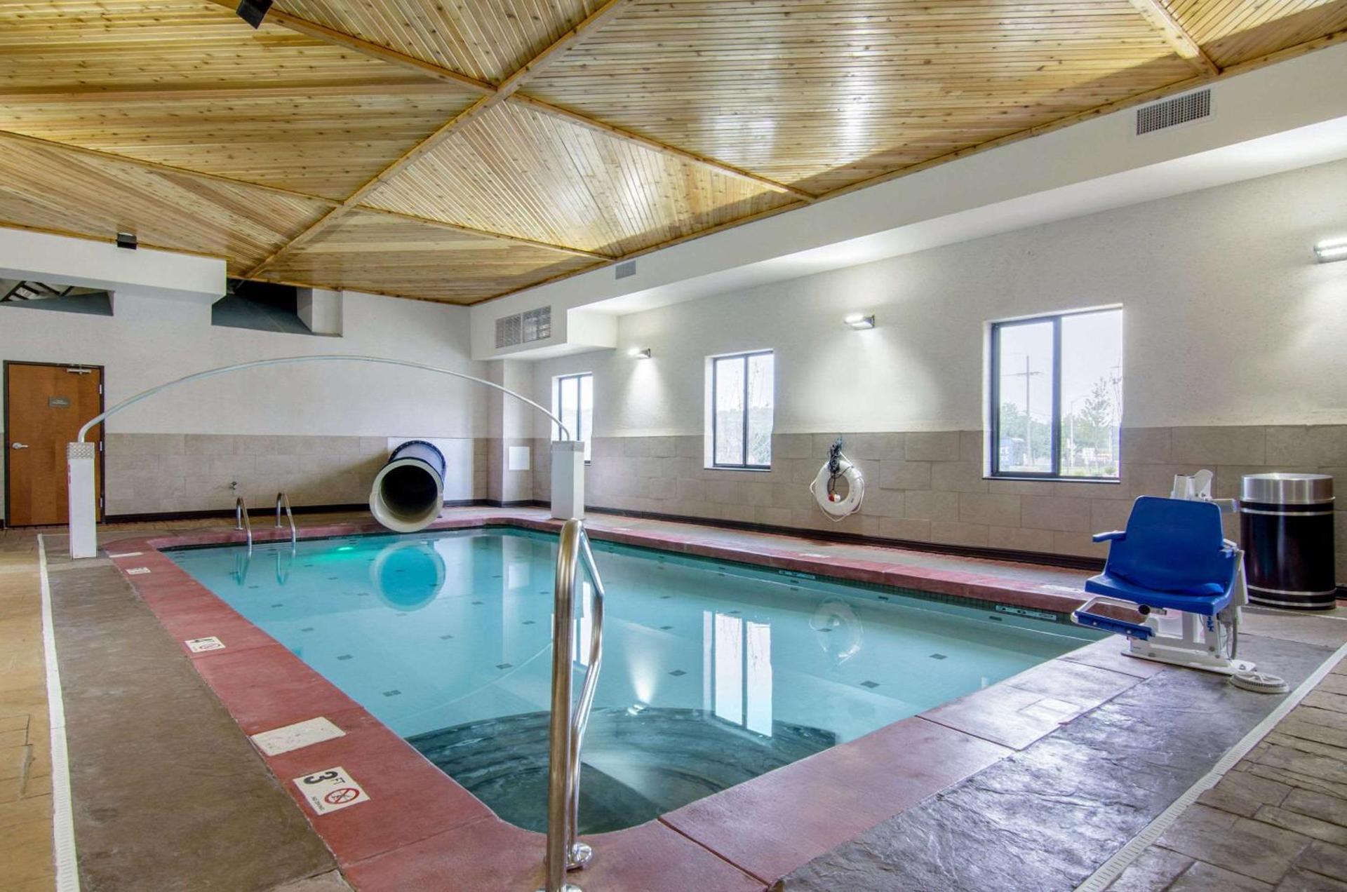 Comfort Inn & Suites Shawnee - Kansas City photo 25