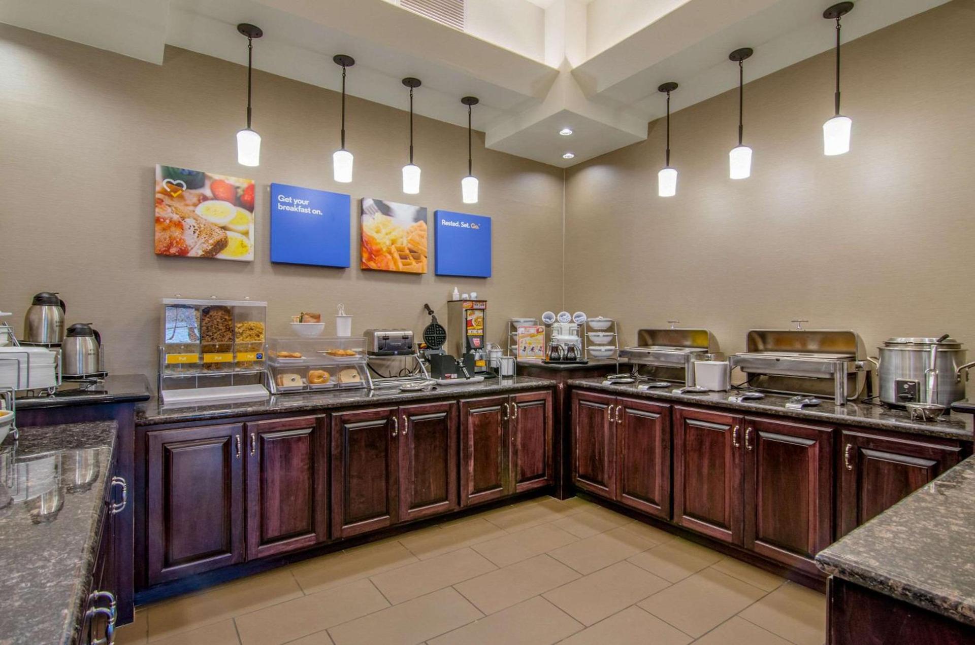 Comfort Inn & Suites Shawnee - Kansas City photo 30