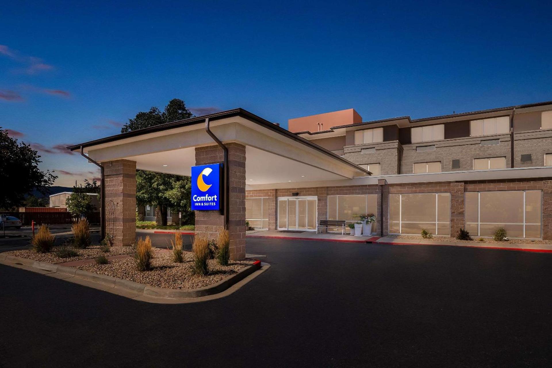 Comfort Inn & Suites Boulder photo 2