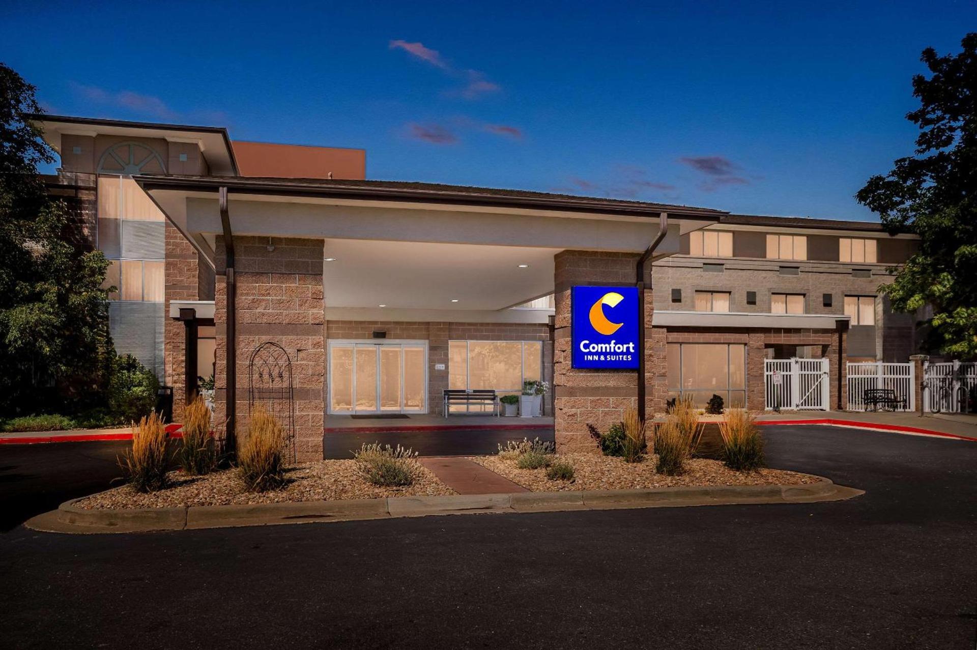 Comfort Inn & Suites Boulder photo 3