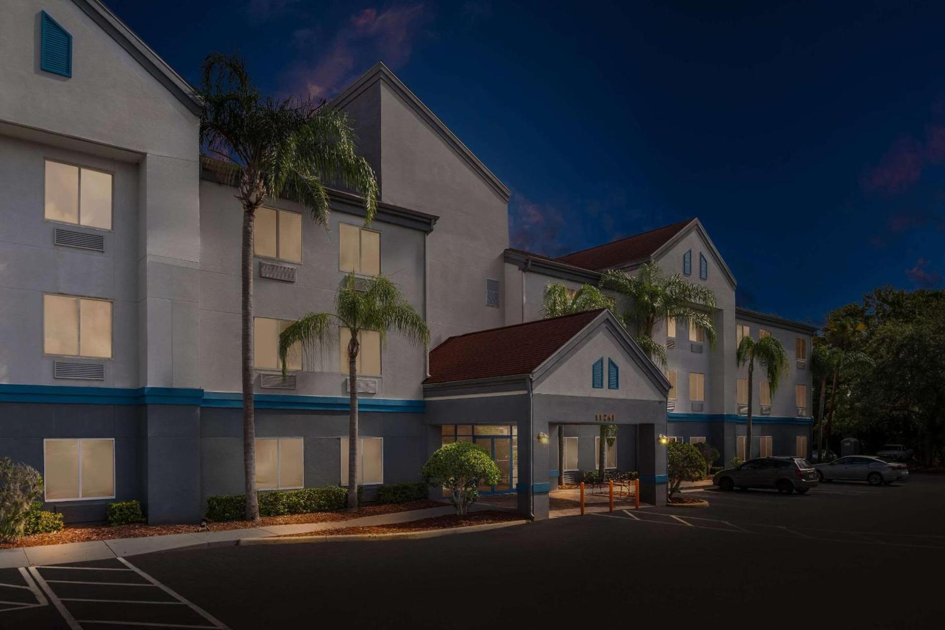 Suburban Studios Orlando - Ocoee-Winter Garden photo 4