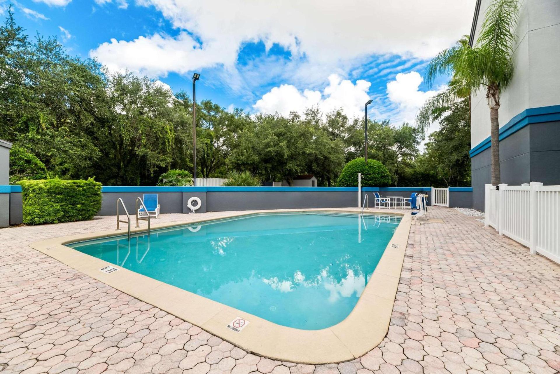 Suburban Studios Orlando - Ocoee-Winter Garden photo 23