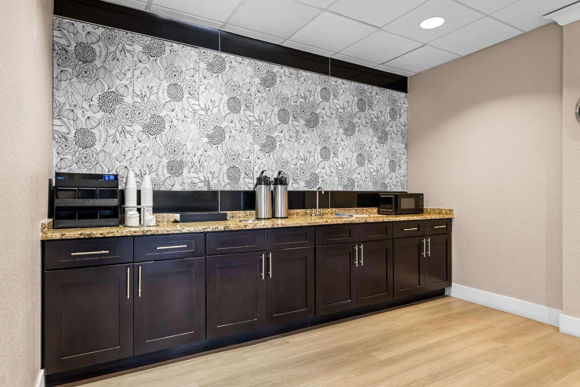 Suburban Studios Orlando - Ocoee-Winter Garden photo 25
