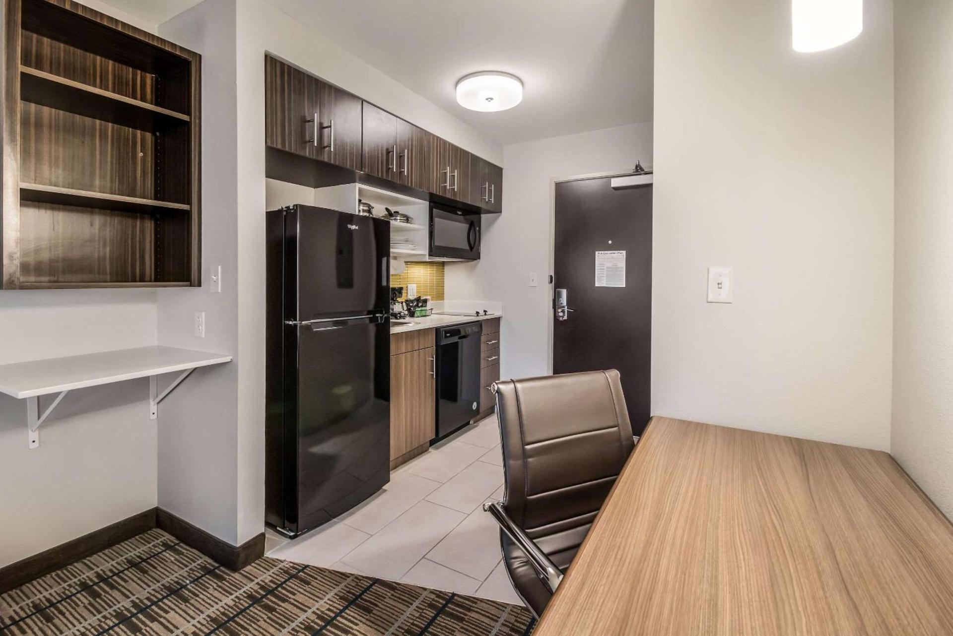 MainStay Suites at Discovery Park of America photo 14