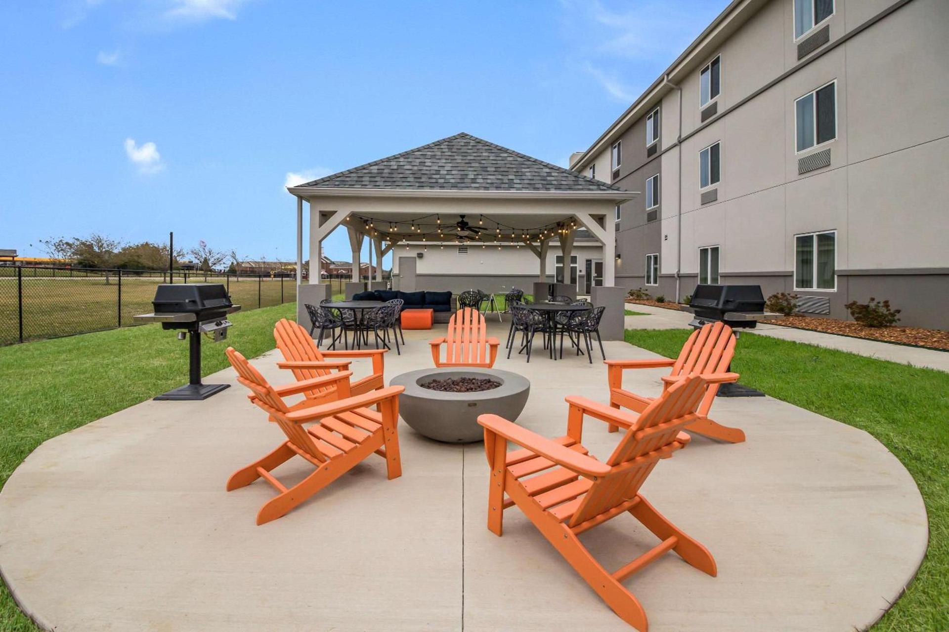 MainStay Suites at Discovery Park of America photo 11