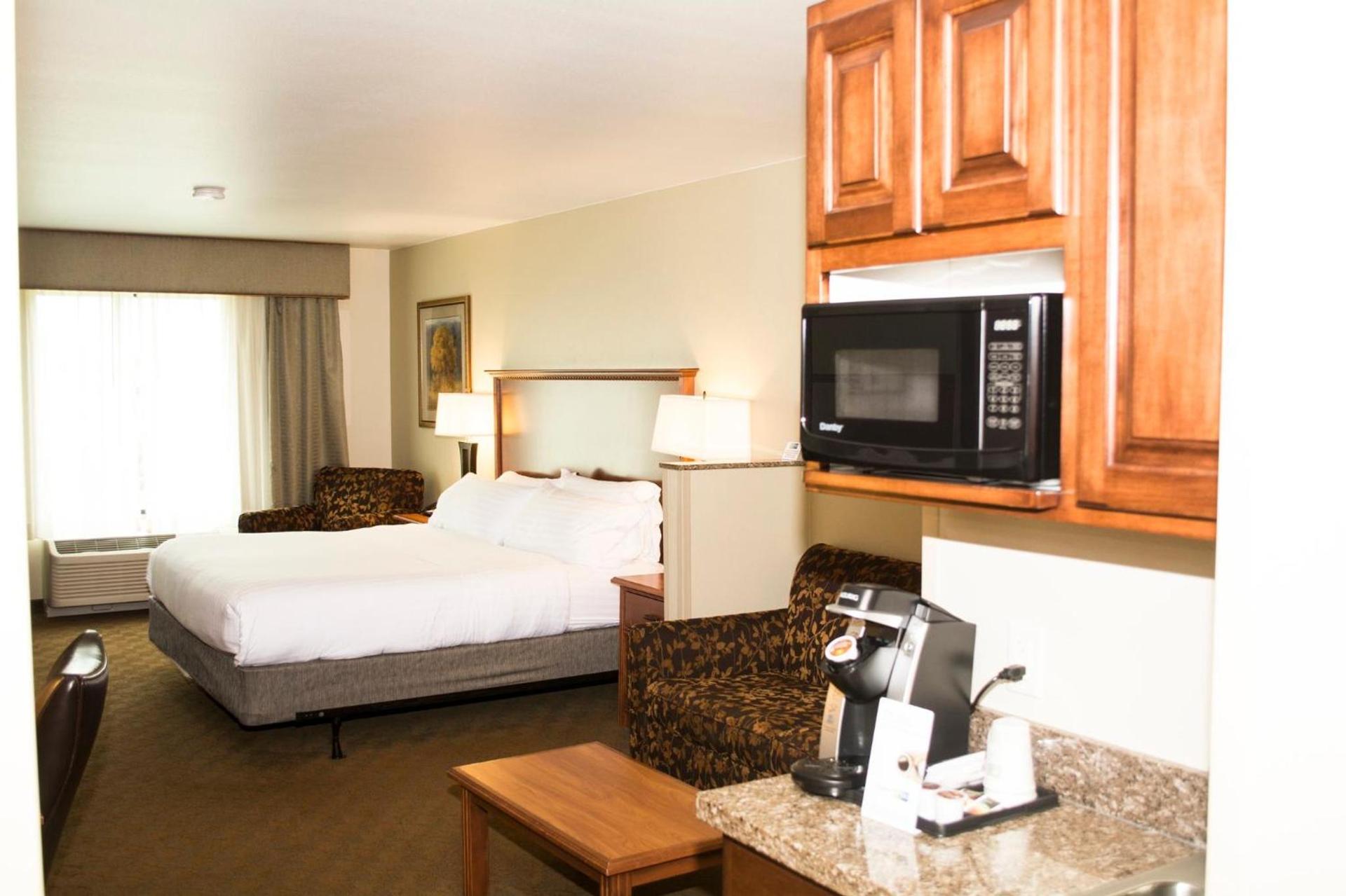 Holiday Inn Express & Suites - Mason City by IHG photo 30