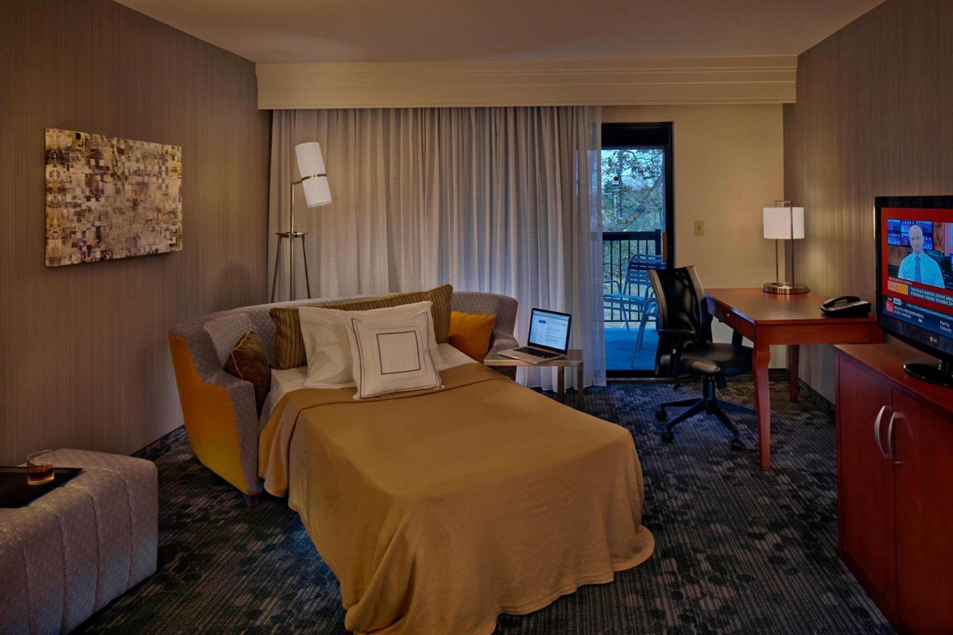 Courtyard by Marriott Providence Warwick photo 17