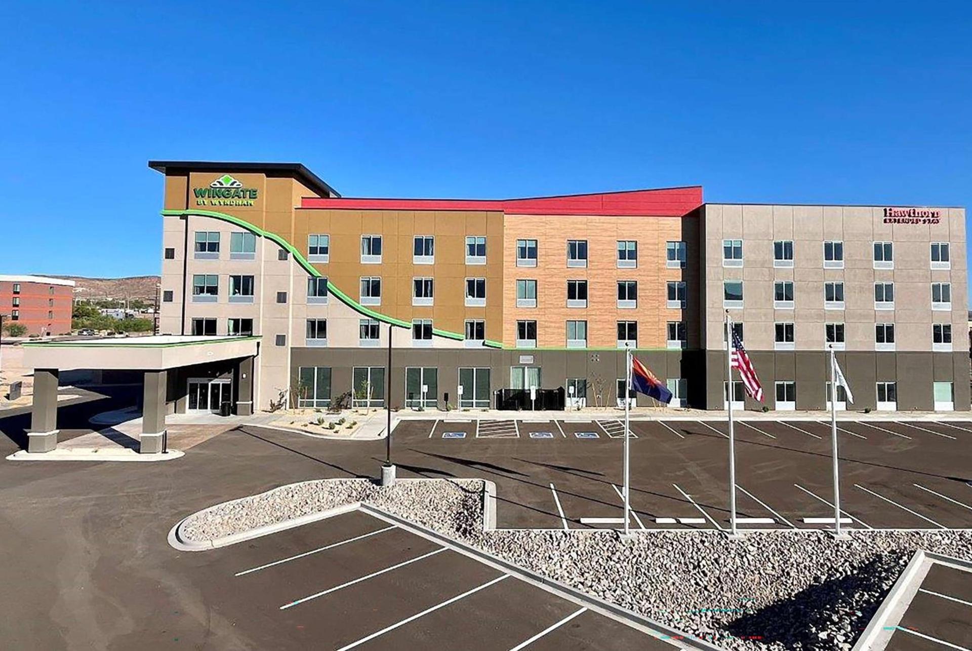 Hawthorn Extended Stay by Wyndham Kingman photo 1
