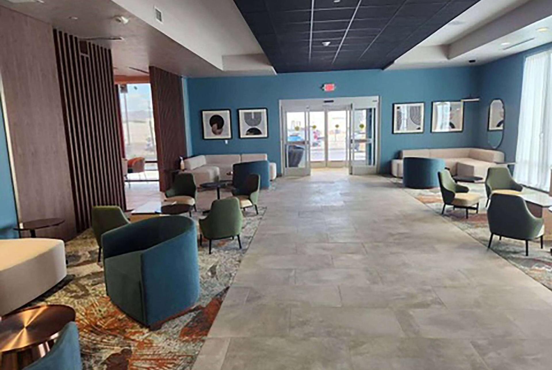 Hawthorn Extended Stay by Wyndham Kingman photo 6