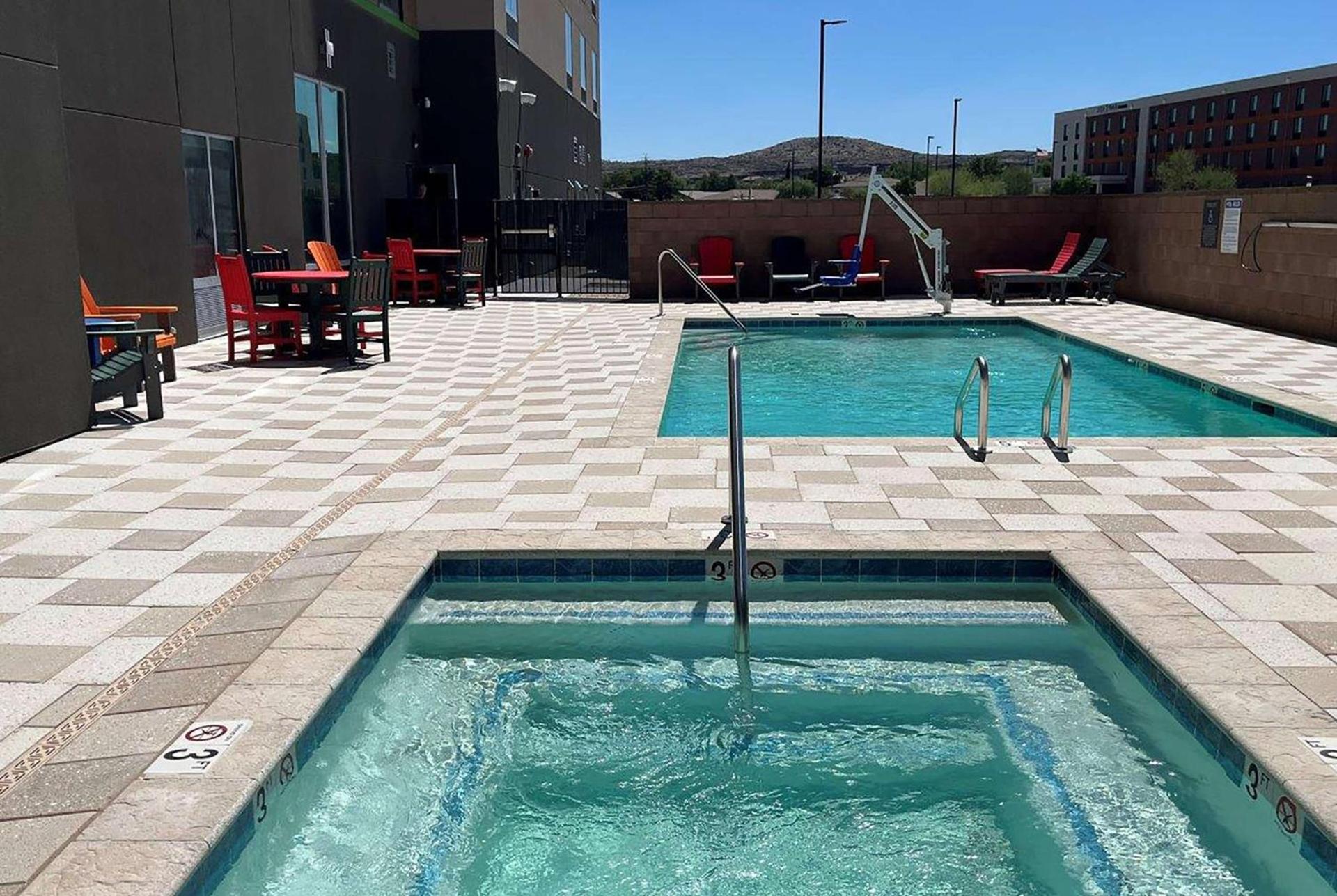 Hawthorn Extended Stay by Wyndham Kingman photo 11