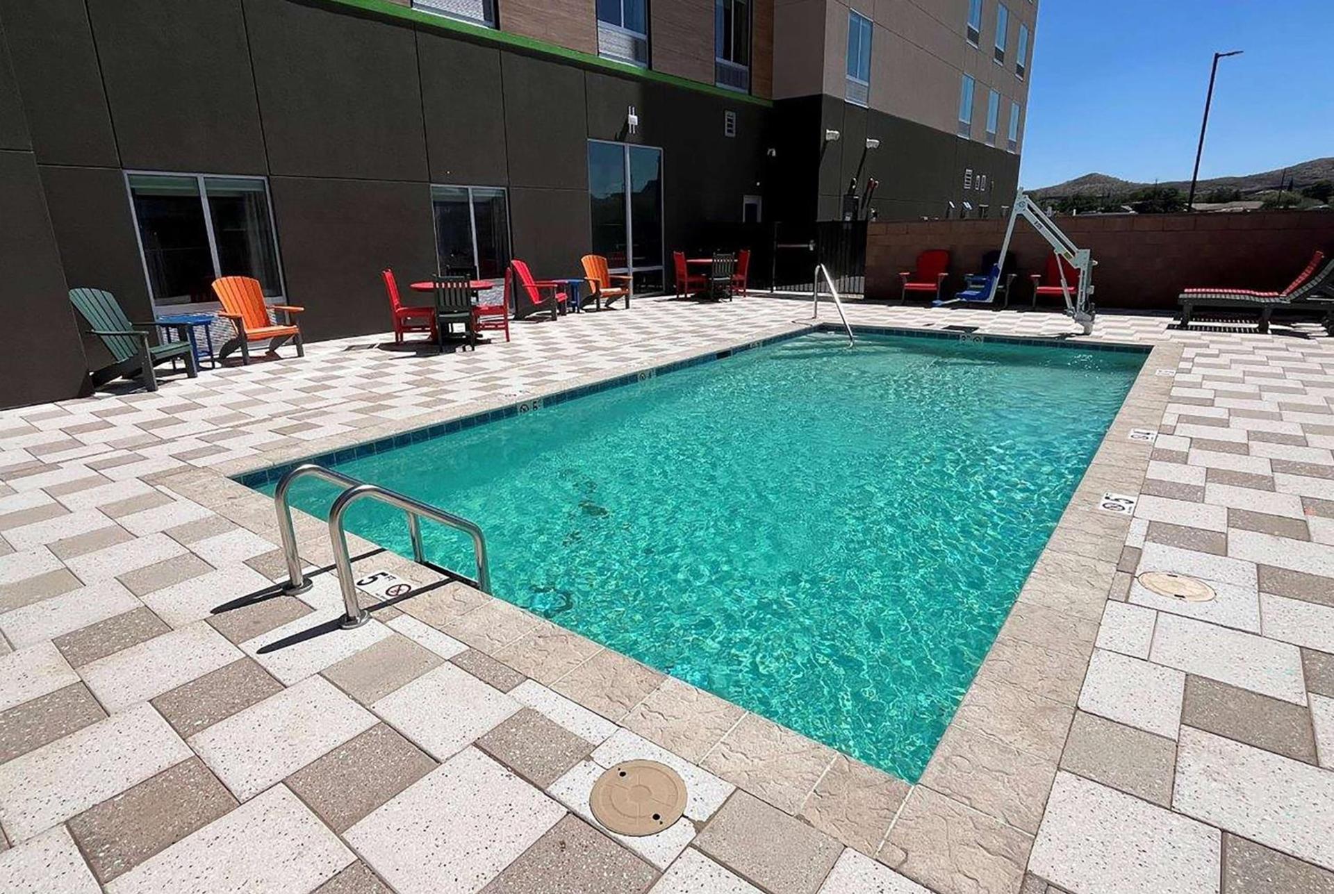 Hawthorn Extended Stay by Wyndham Kingman photo 12