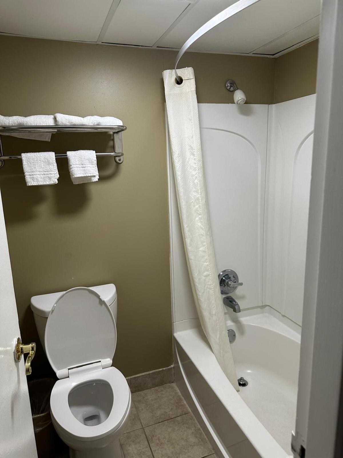 Rodeway Inn Stone Mountain photo 14