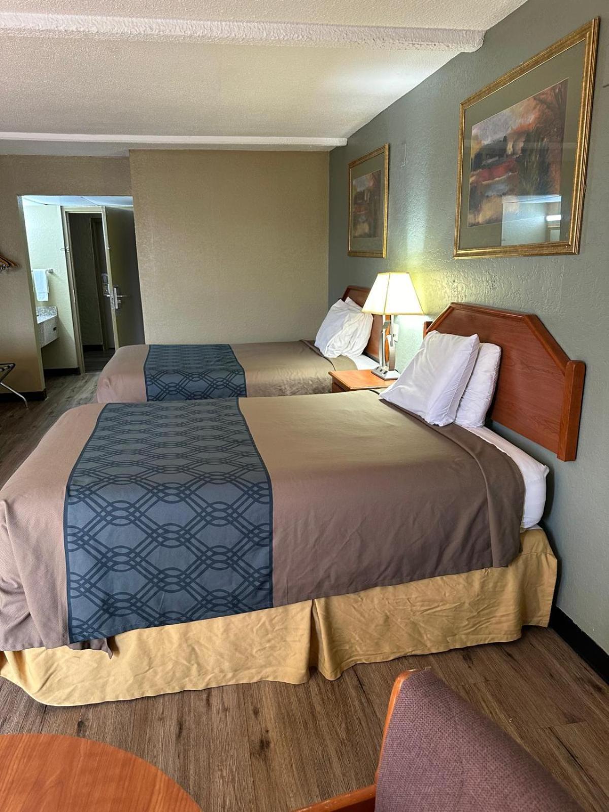 Rodeway Inn Stone Mountain photo 12