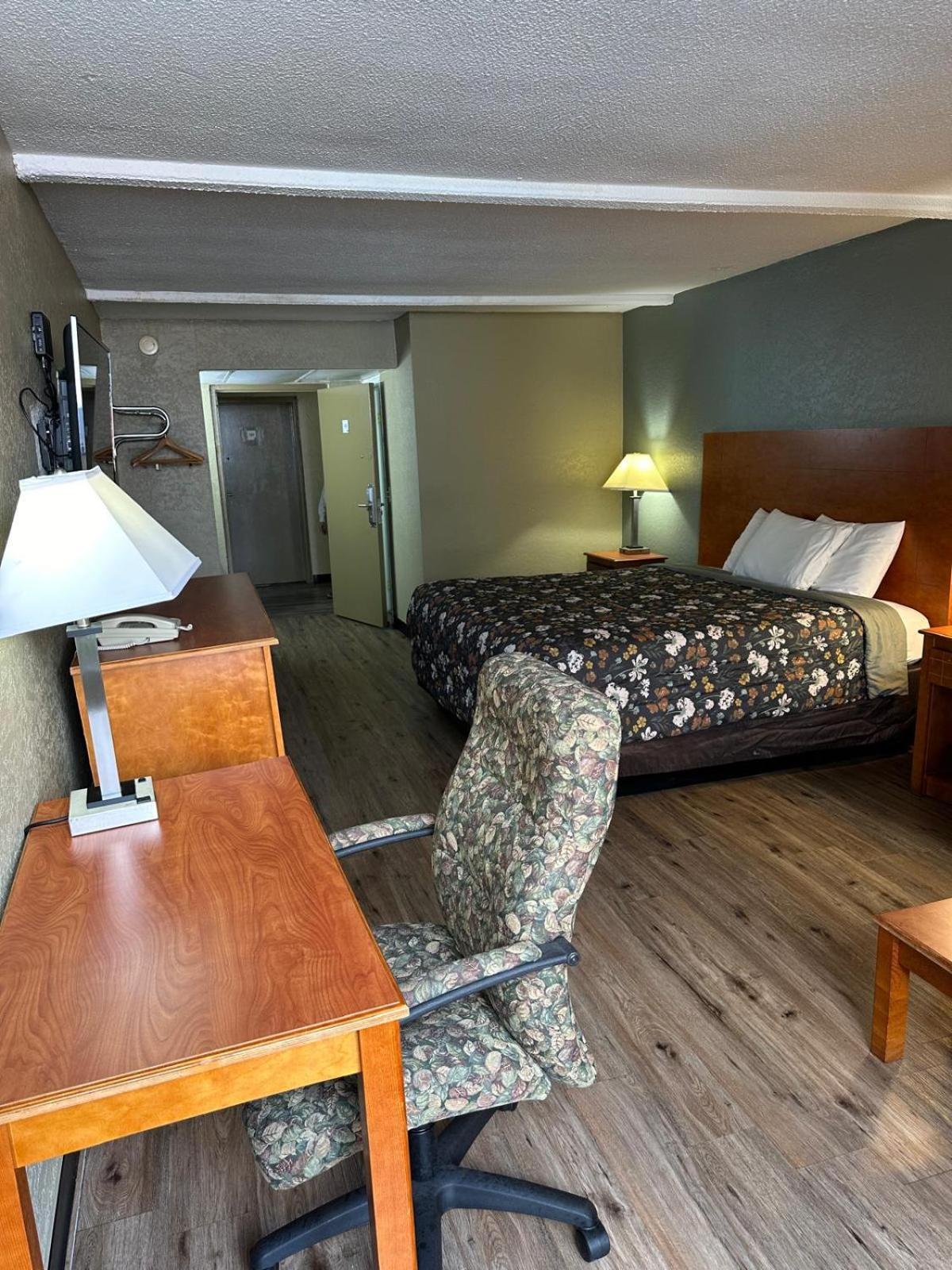 Rodeway Inn Stone Mountain photo 24