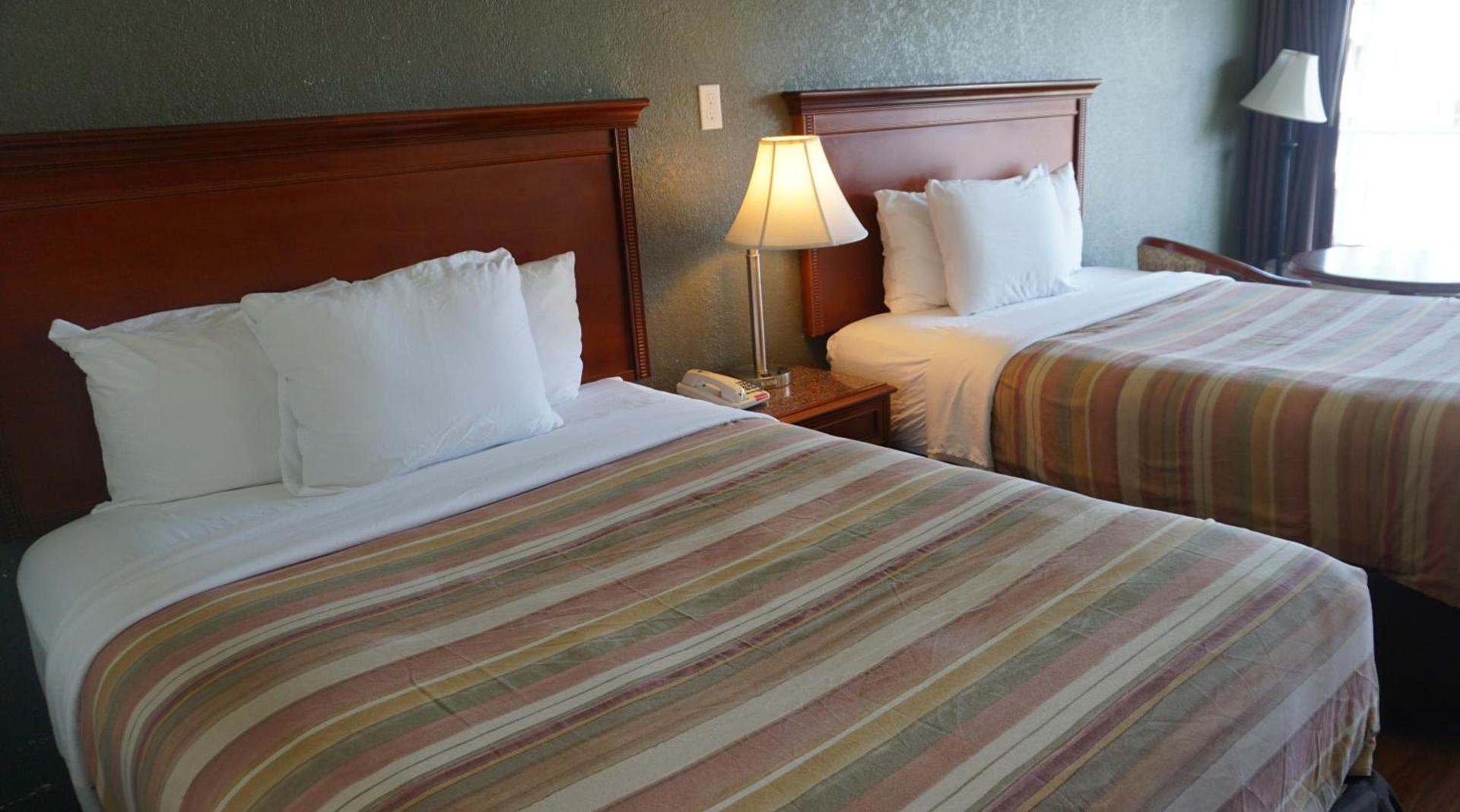 ISLAND HOTEL of Space Coast photo 4