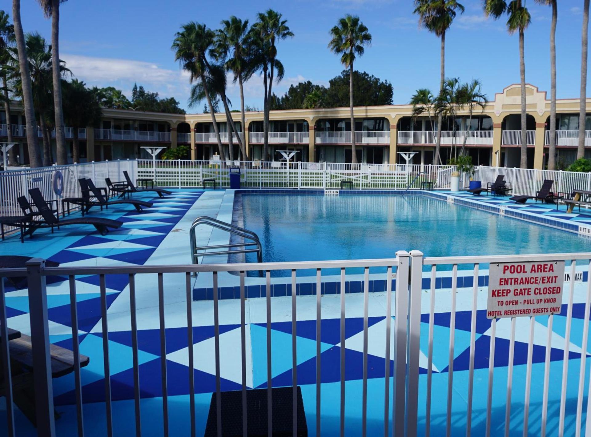 ISLAND HOTEL of Space Coast photo 16