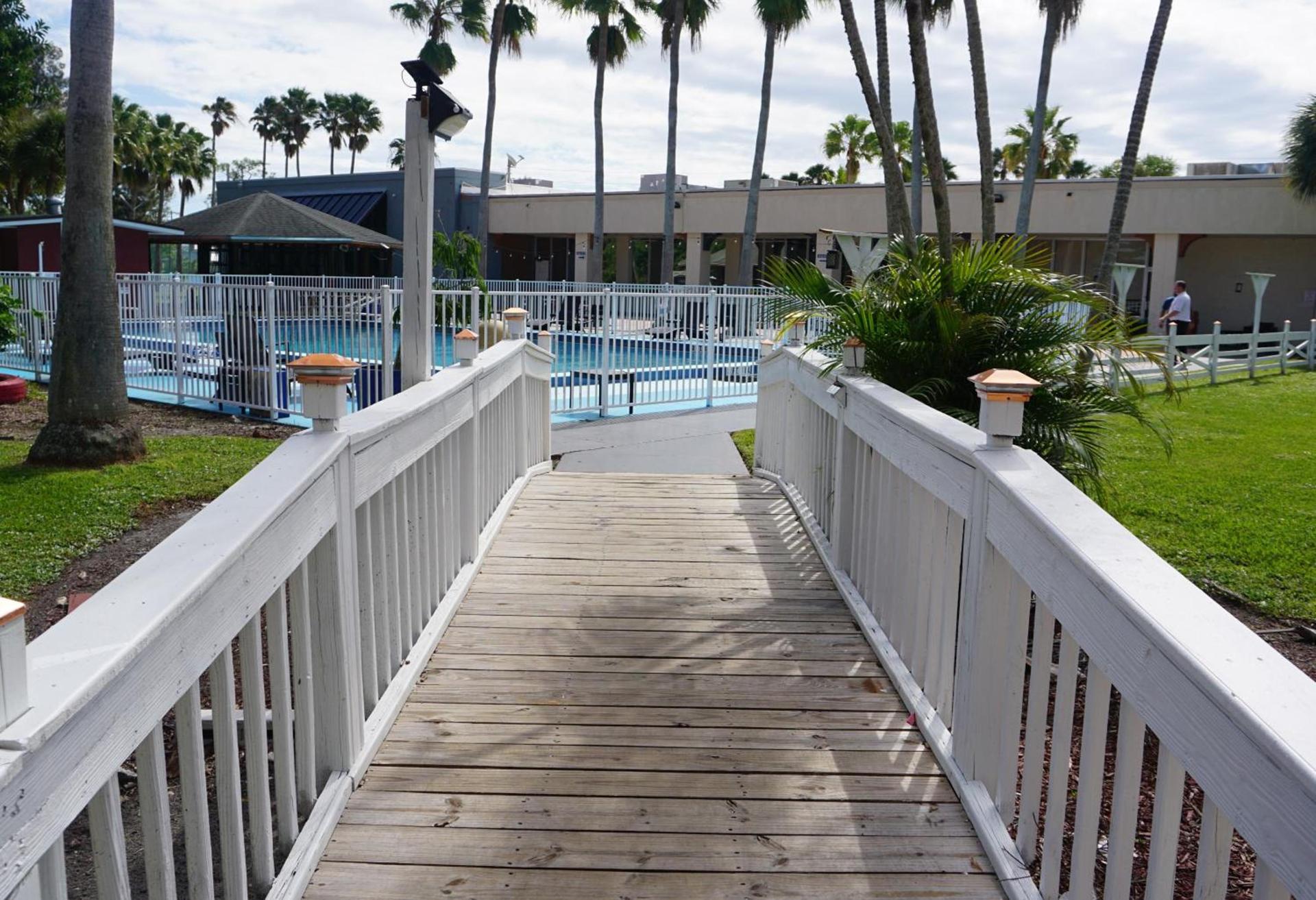 ISLAND HOTEL of Space Coast photo 20