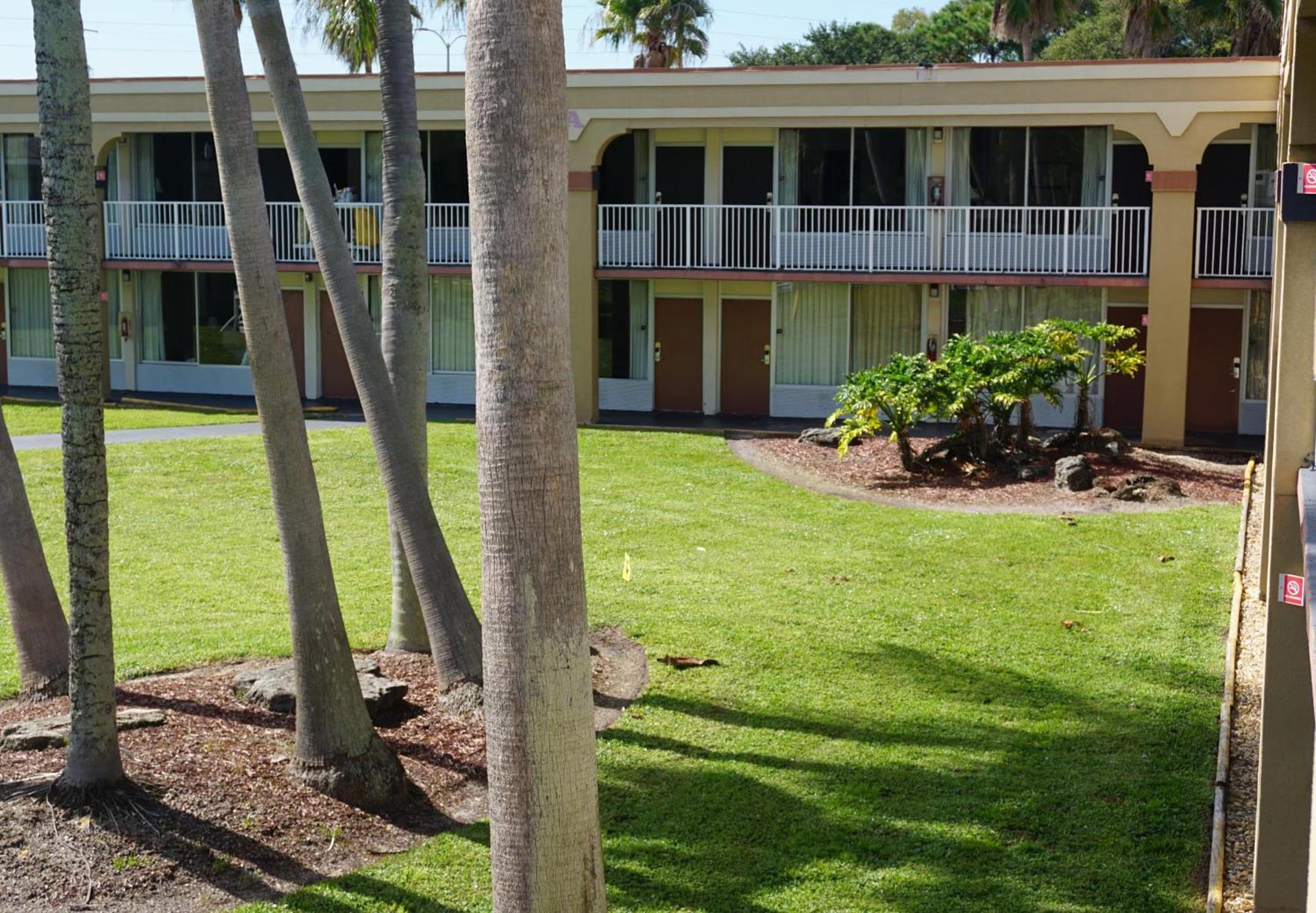 ISLAND HOTEL of Space Coast photo 21