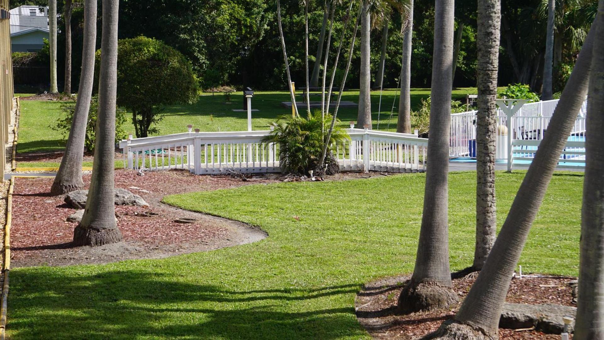 ISLAND HOTEL of Space Coast photo 32