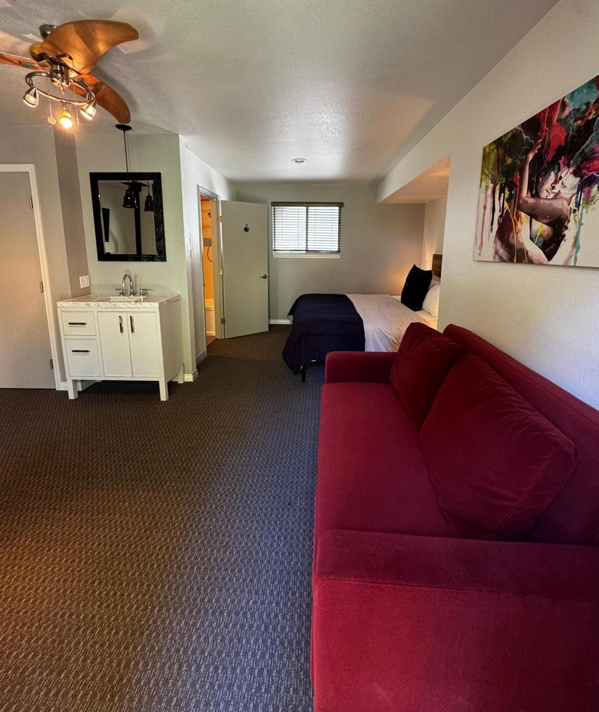 R3 Hotel LGBTQIA All Welcome Adults Only photo 12