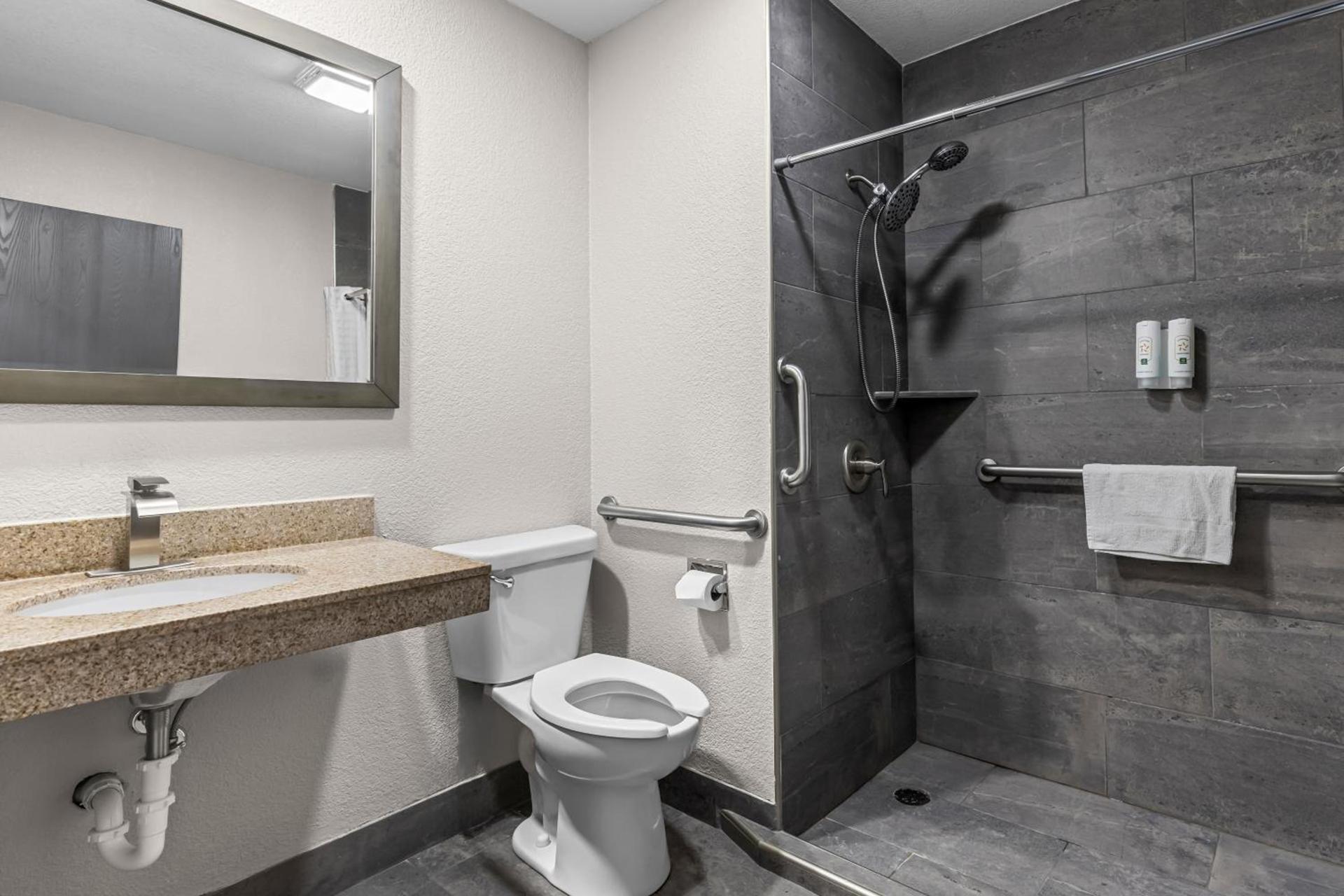 Quality Inn Oskaloosa photo 68