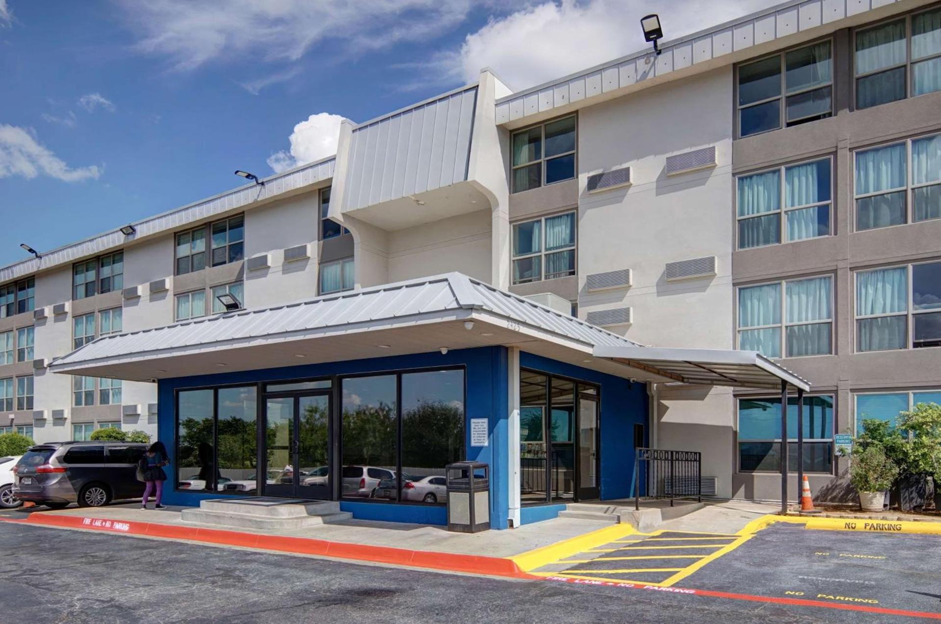 Motel 6-Fort Worth, TX - Downtown East photo 1