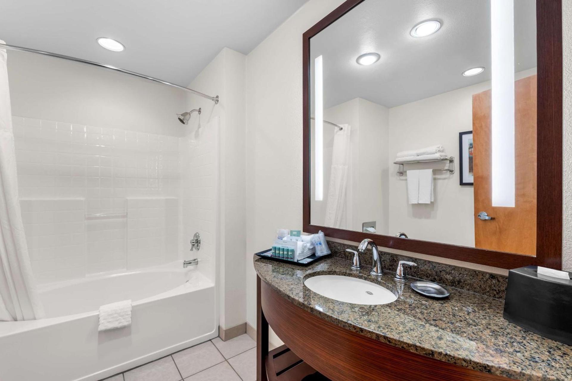 Best Western Rocky Mountain Lodge photo 27