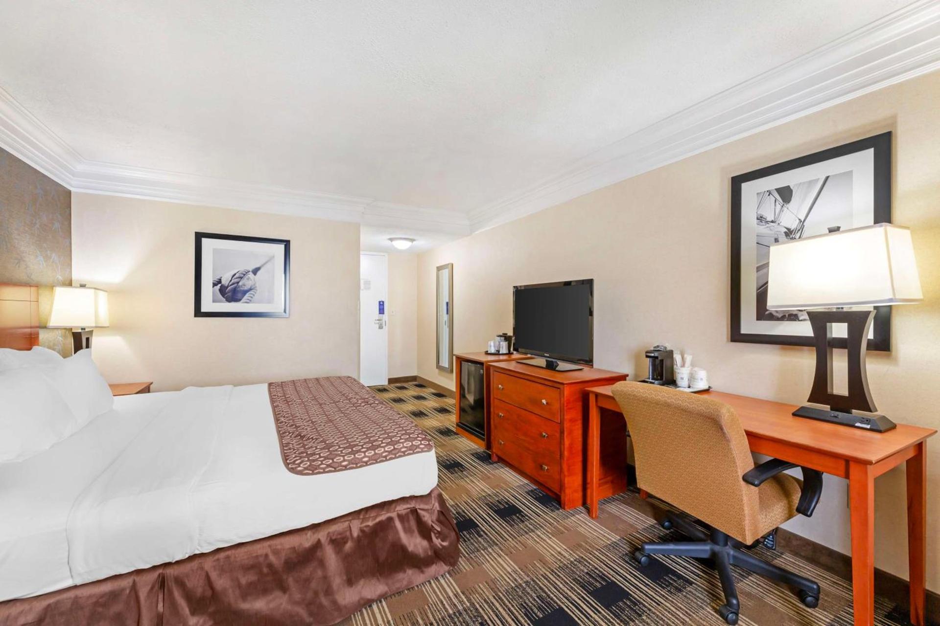 Best Western Inn at the Rochester Airport photo 27