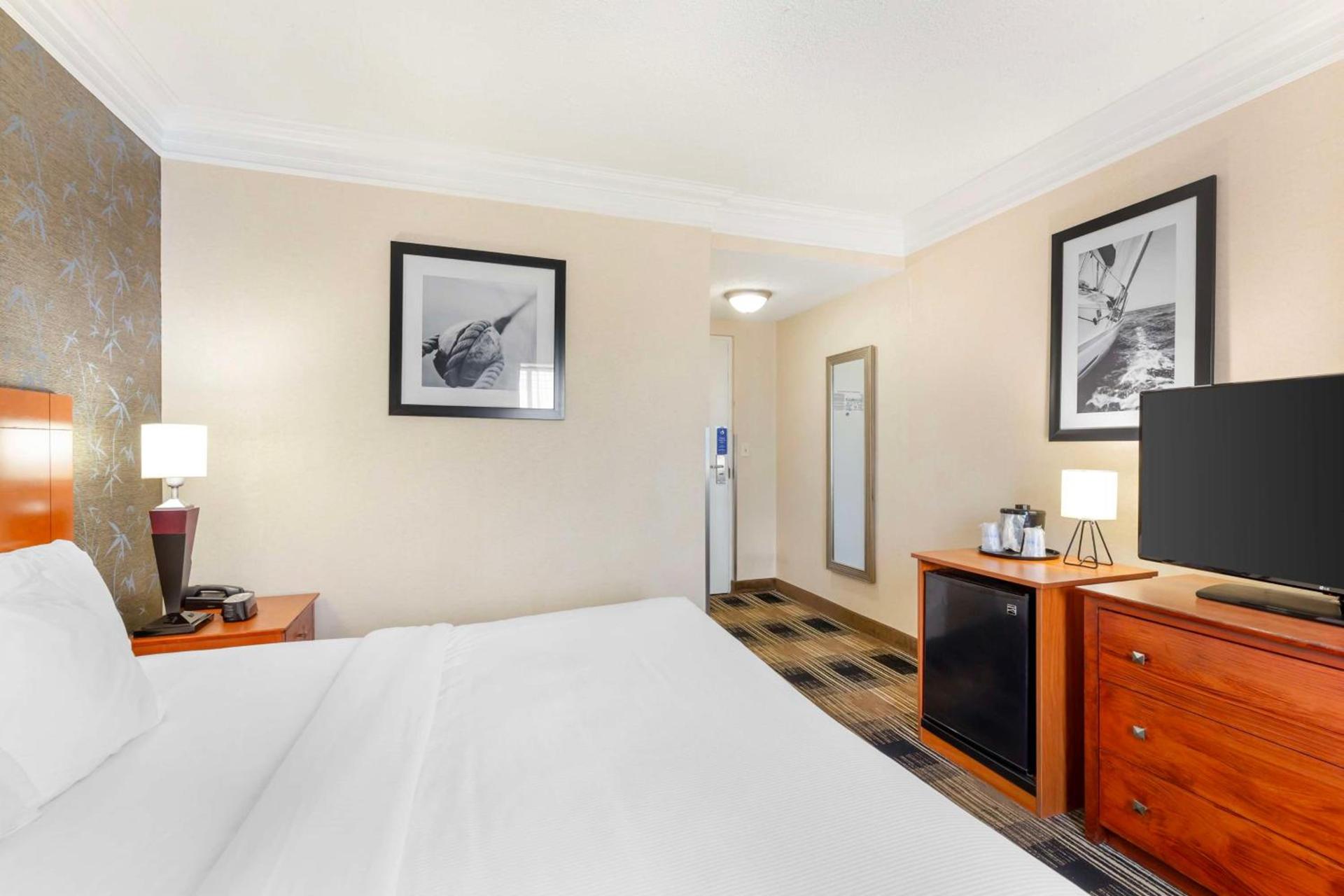 Best Western Inn at the Rochester Airport photo 30
