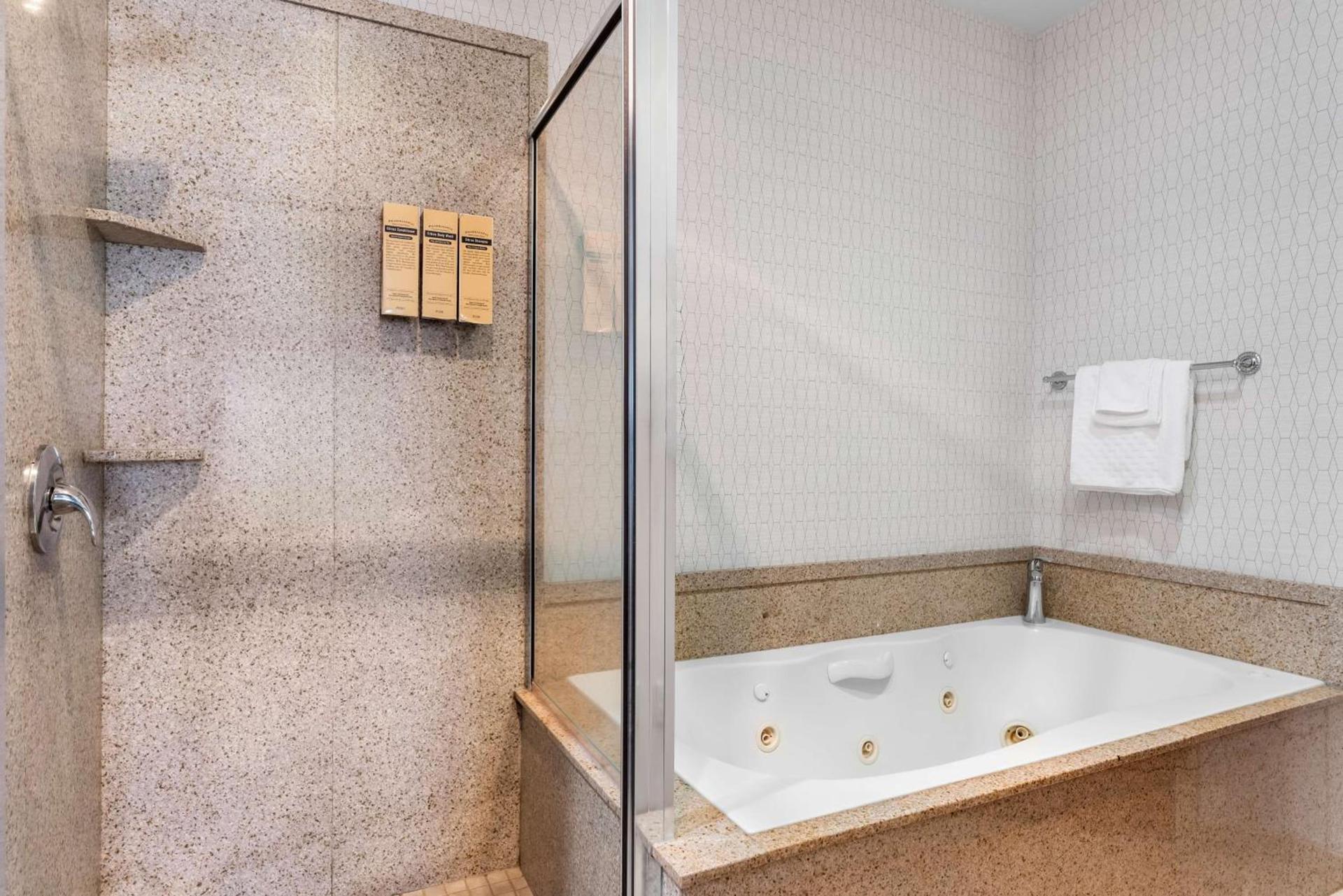 Best Western Plus Abbey Inn photo 40