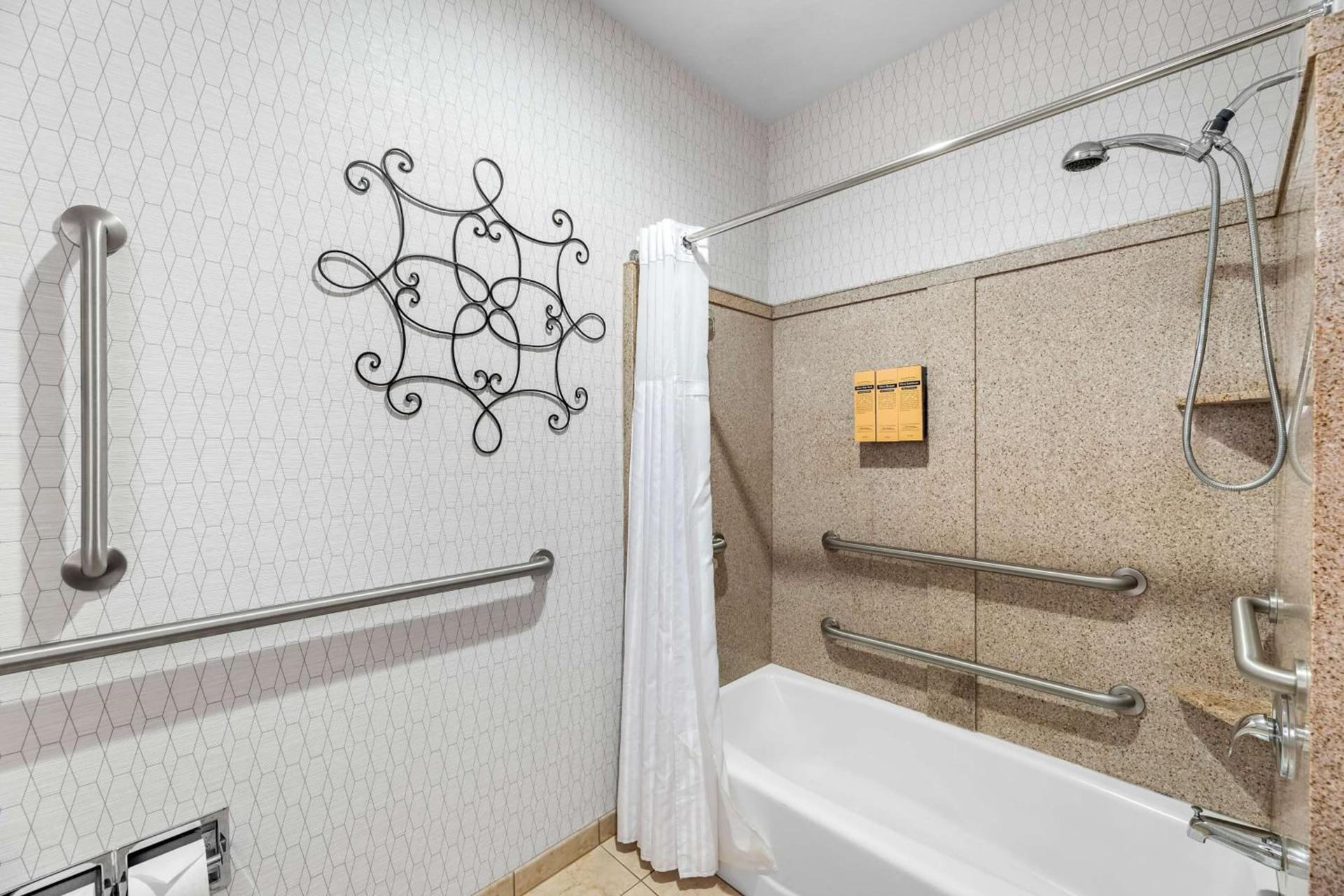 Best Western Plus Abbey Inn photo 43