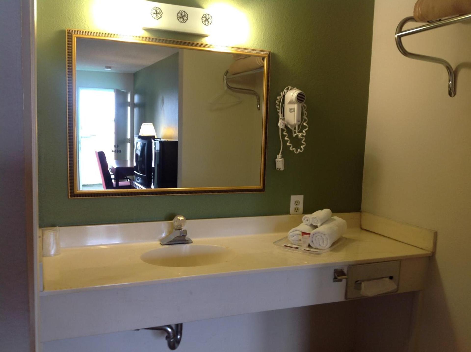 Eunice Plaza Motel photo 47