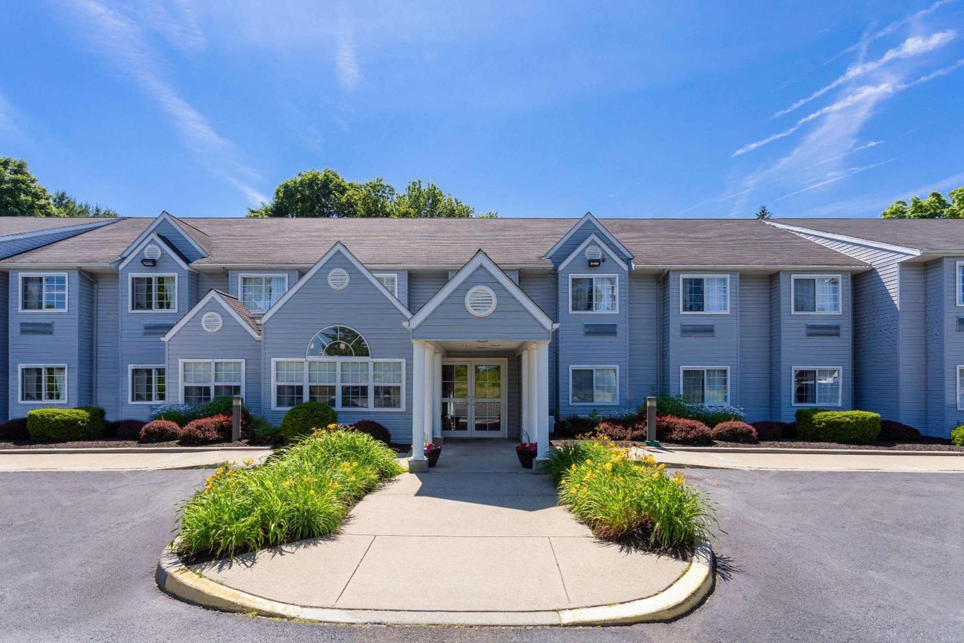 Microtel Inn & Suites by Wyndham Bethel/Danbury — hotel in Bethel