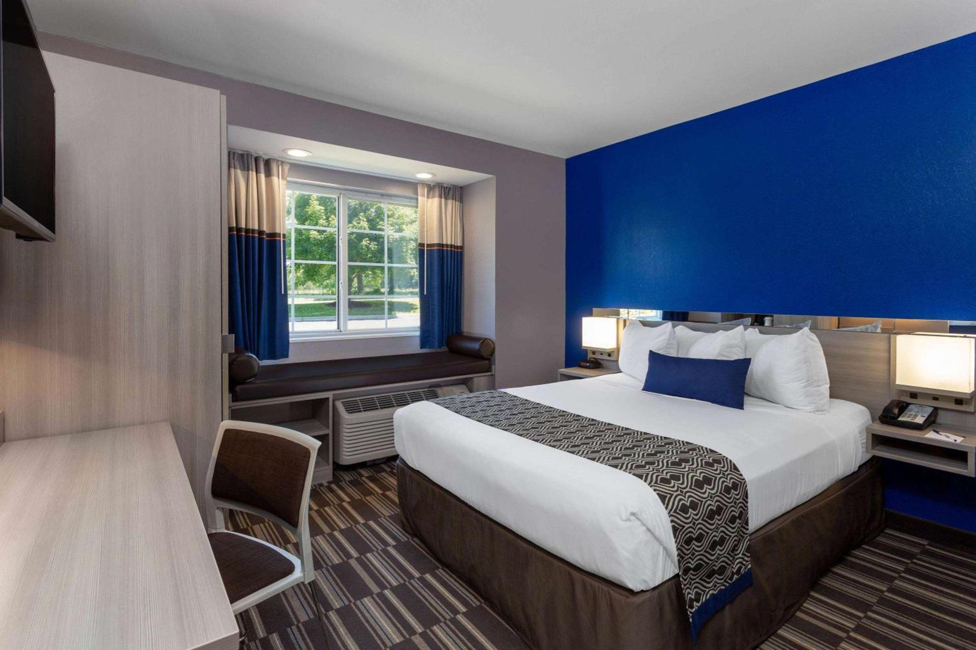 Microtel Inn & Suites by Wyndham Bethel/Danbury photo 8