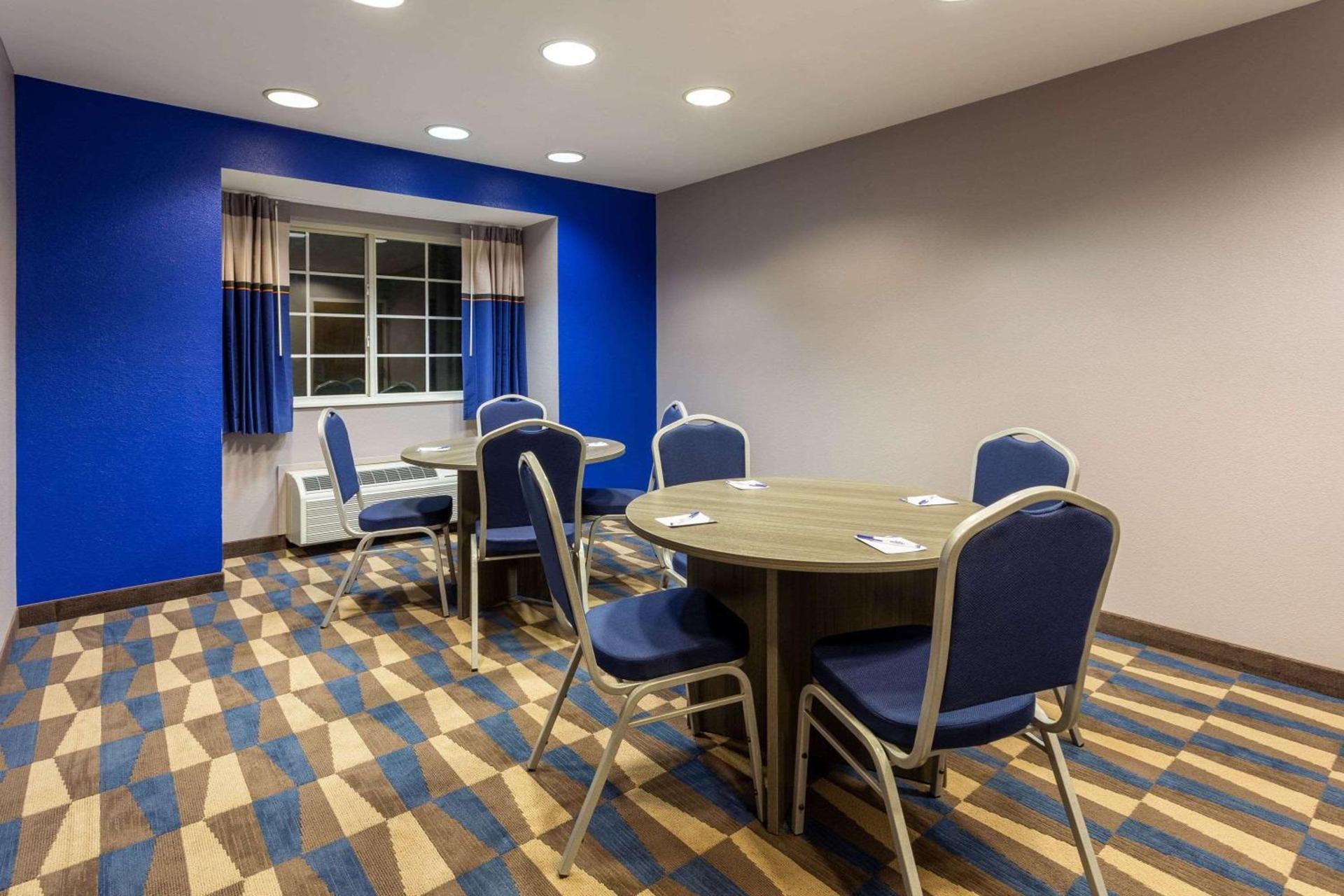 Microtel Inn & Suites by Wyndham Bethel/Danbury photo 14