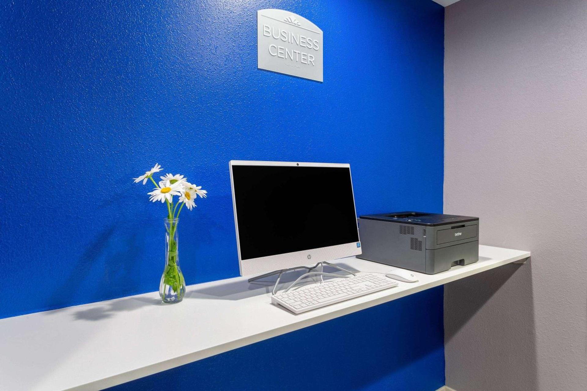 Microtel Inn & Suites by Wyndham Bethel/Danbury photo 16