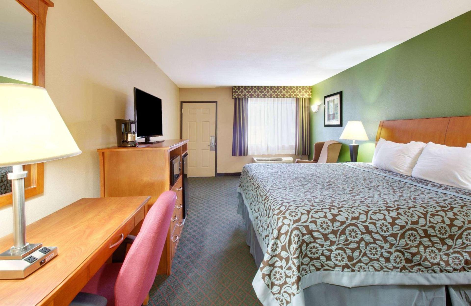 Hotel Blue Fairfield TX photo 10