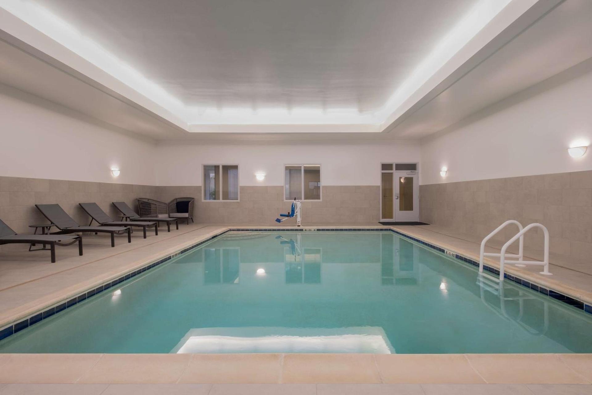 Homewood Suites Medford photo 8