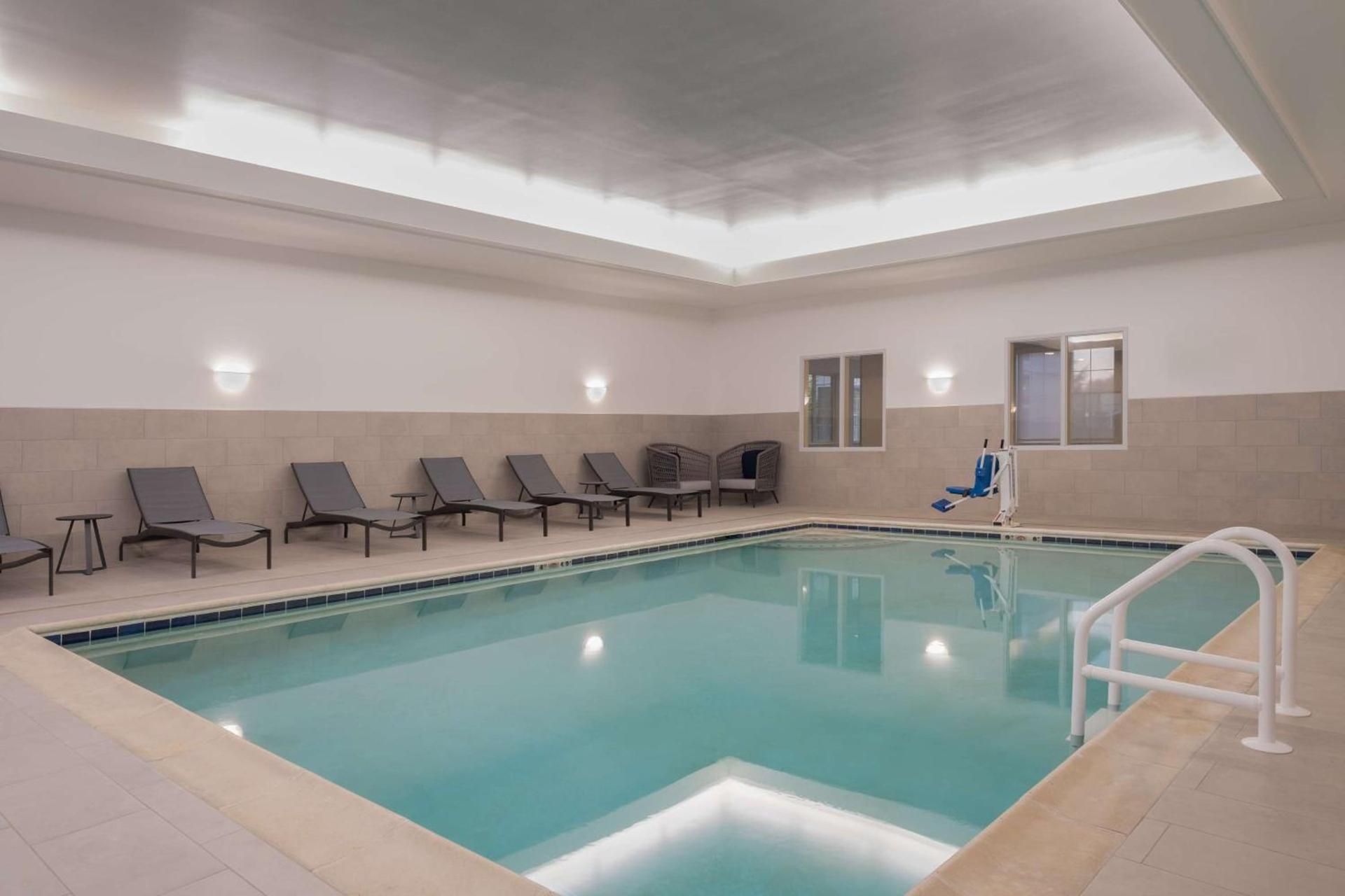 Homewood Suites Medford photo 9