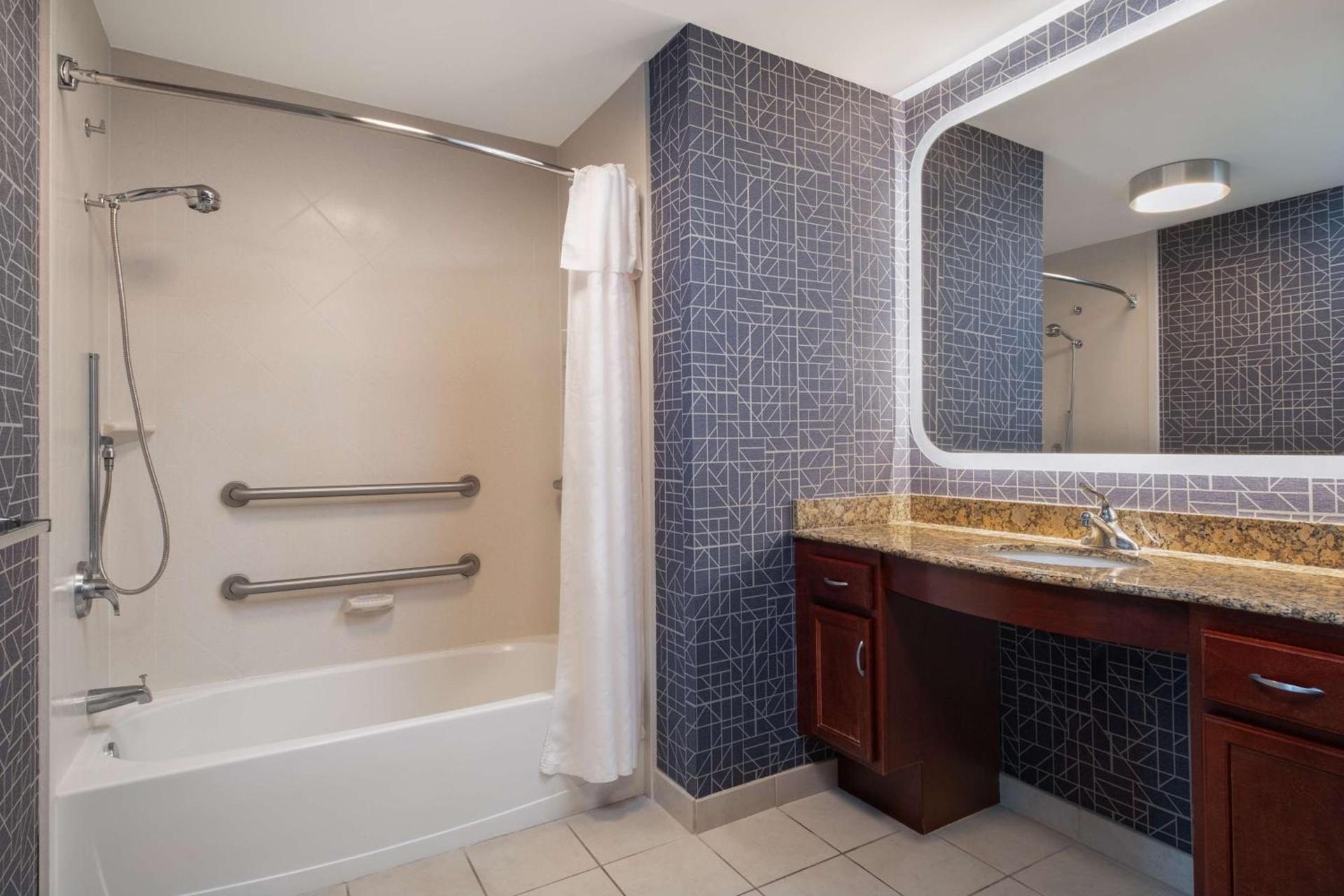 Homewood Suites Medford photo 17