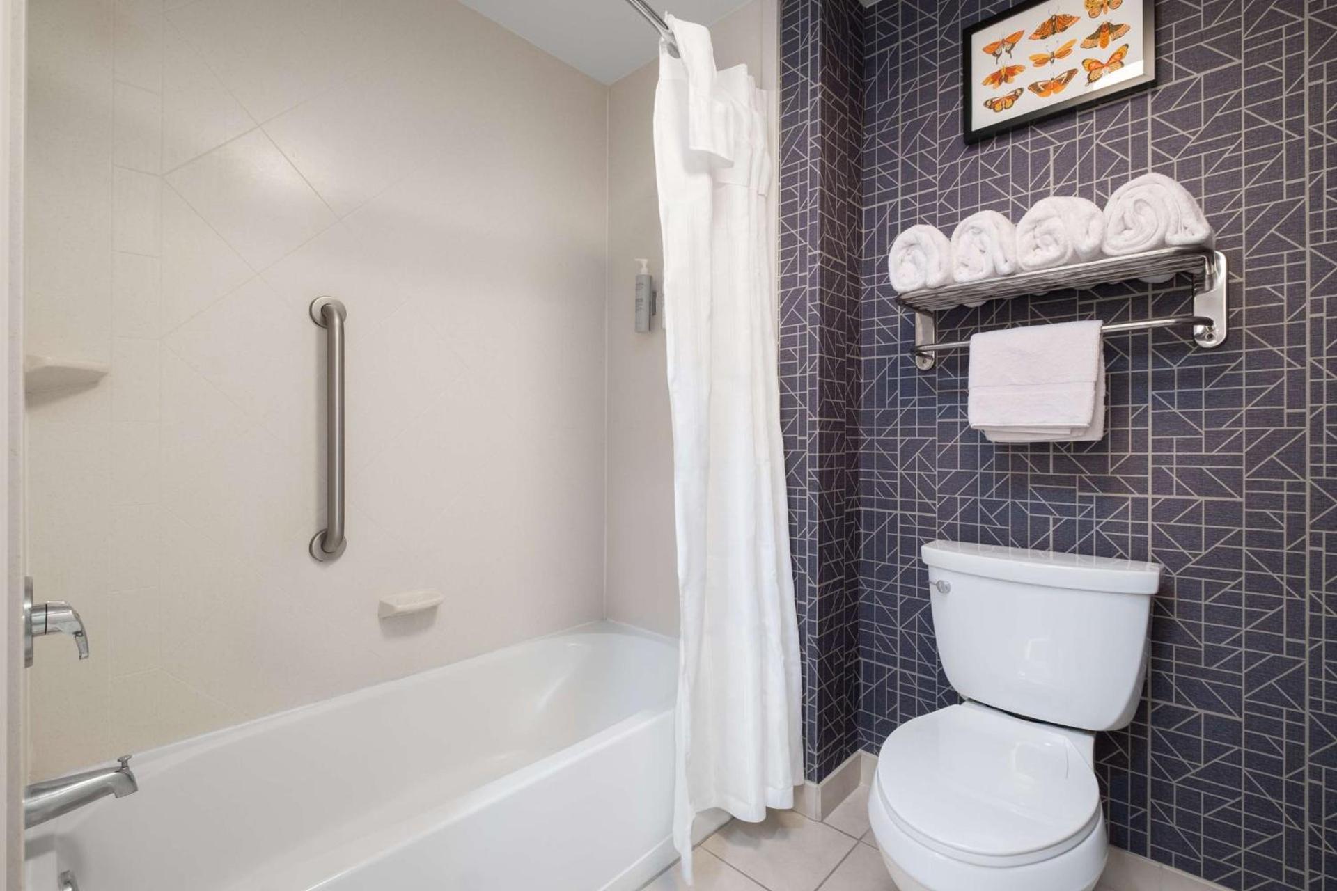 Homewood Suites Medford photo 25