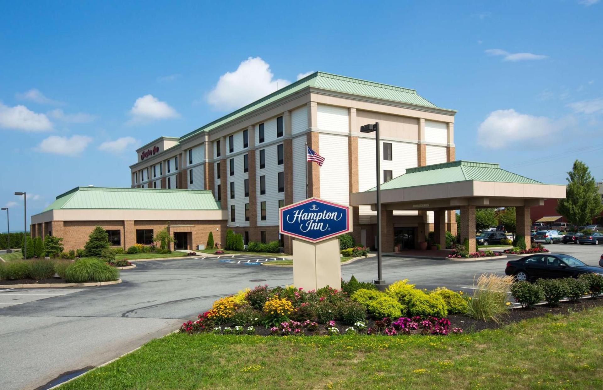 Hampton Inn Coventry-Warwick Area photo 1