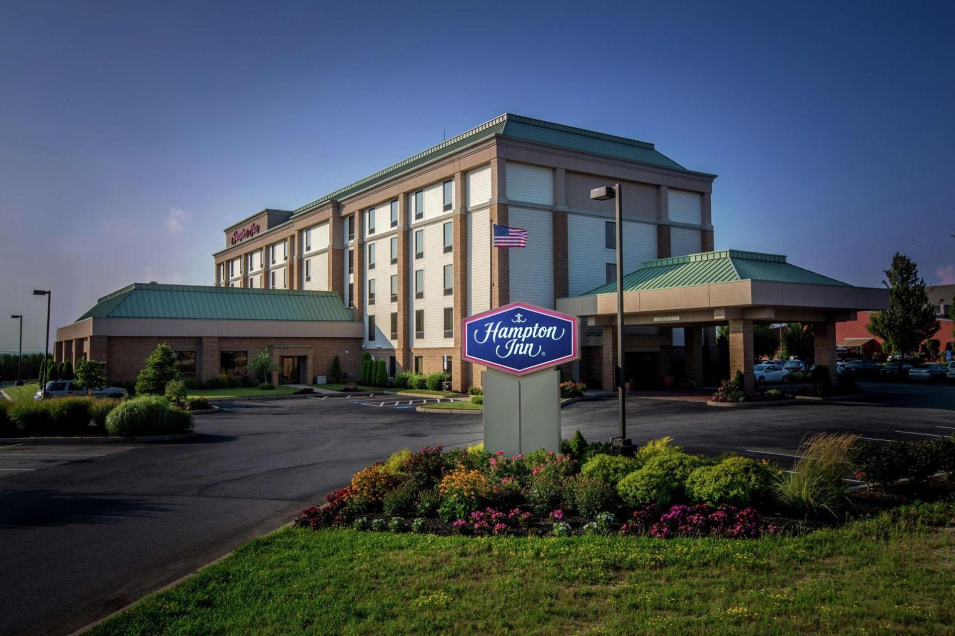 Hampton Inn Coventry-Warwick Area photo 2