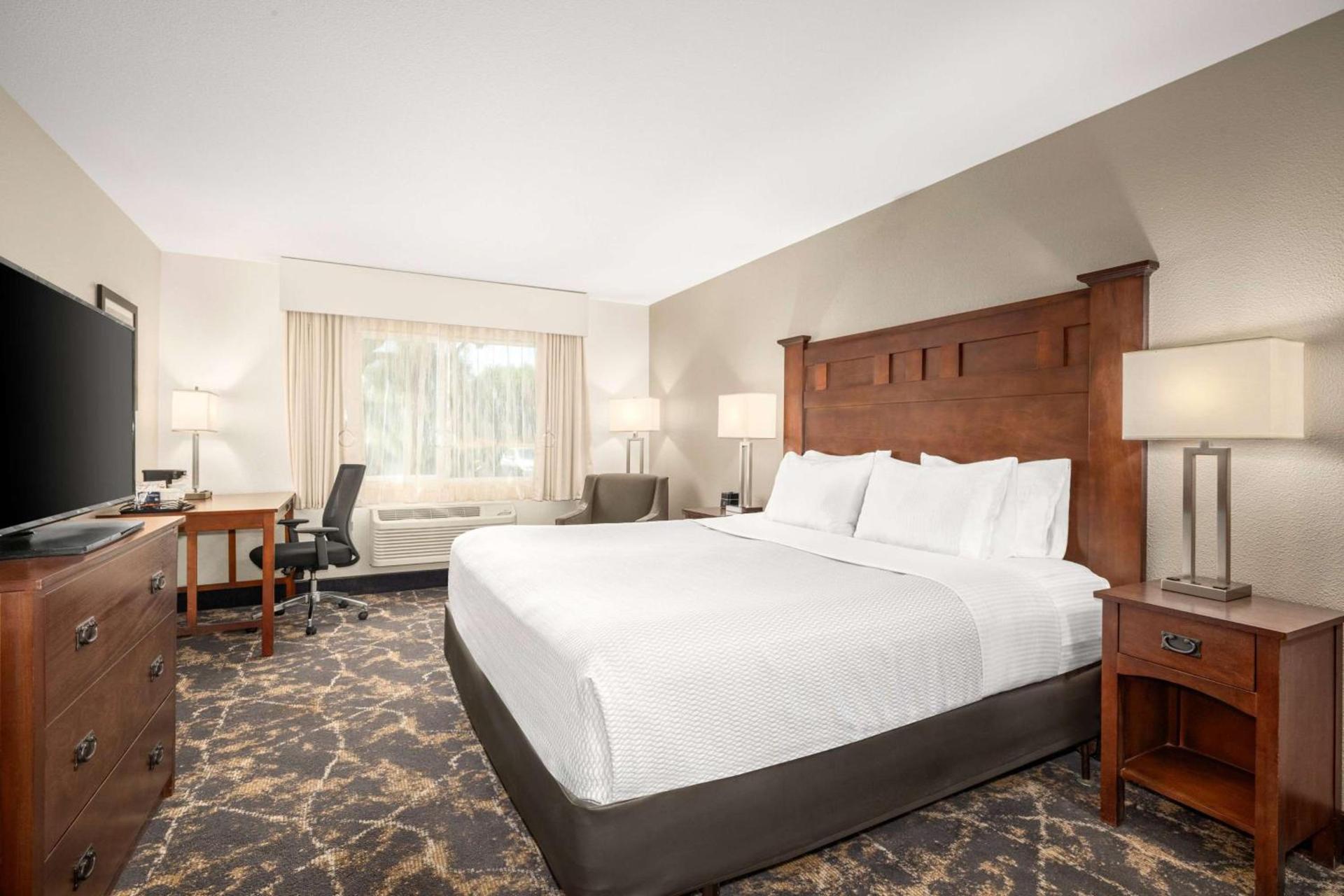 La Quinta by Wyndham Grants Pass photo 18