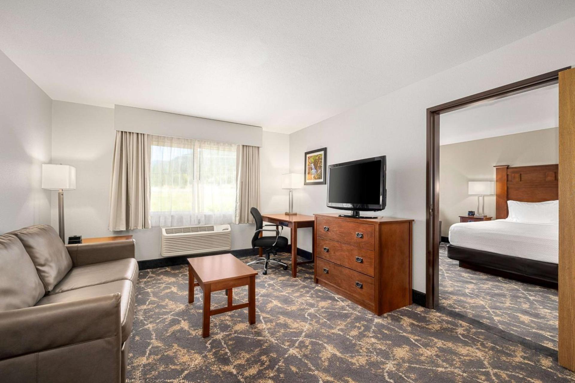 La Quinta by Wyndham Grants Pass photo 28