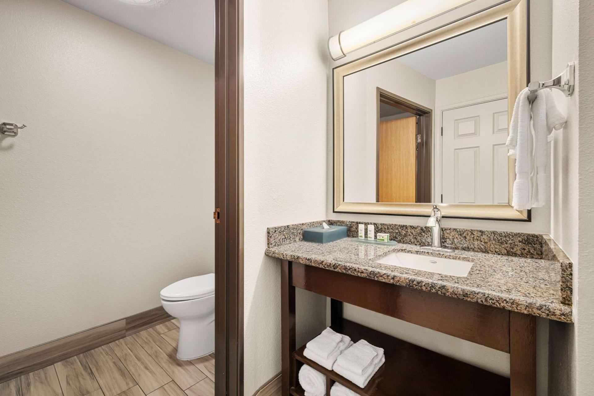 La Quinta by Wyndham Grants Pass photo 26