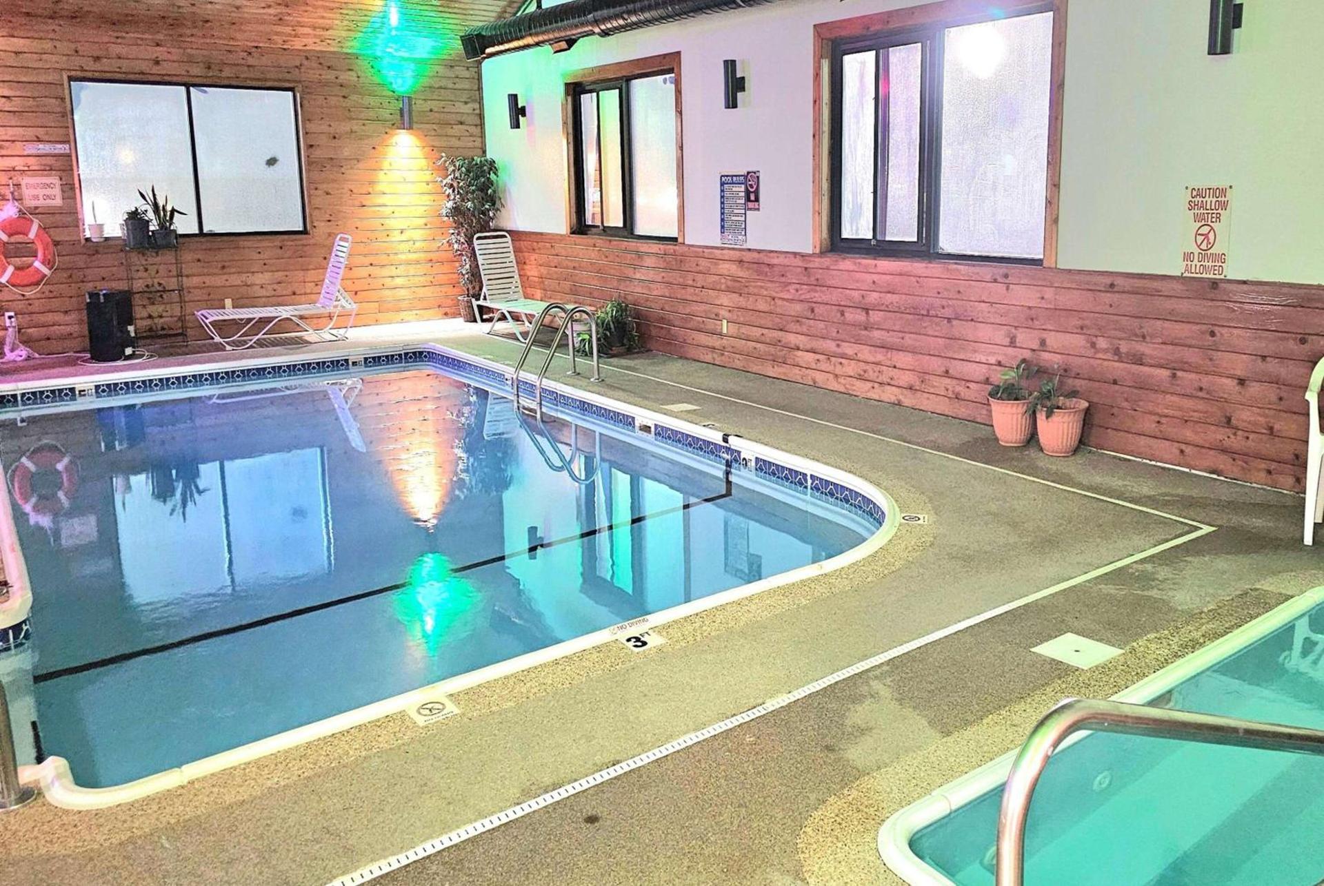 Days Inn by Wyndham Ozark Springfield photo 6