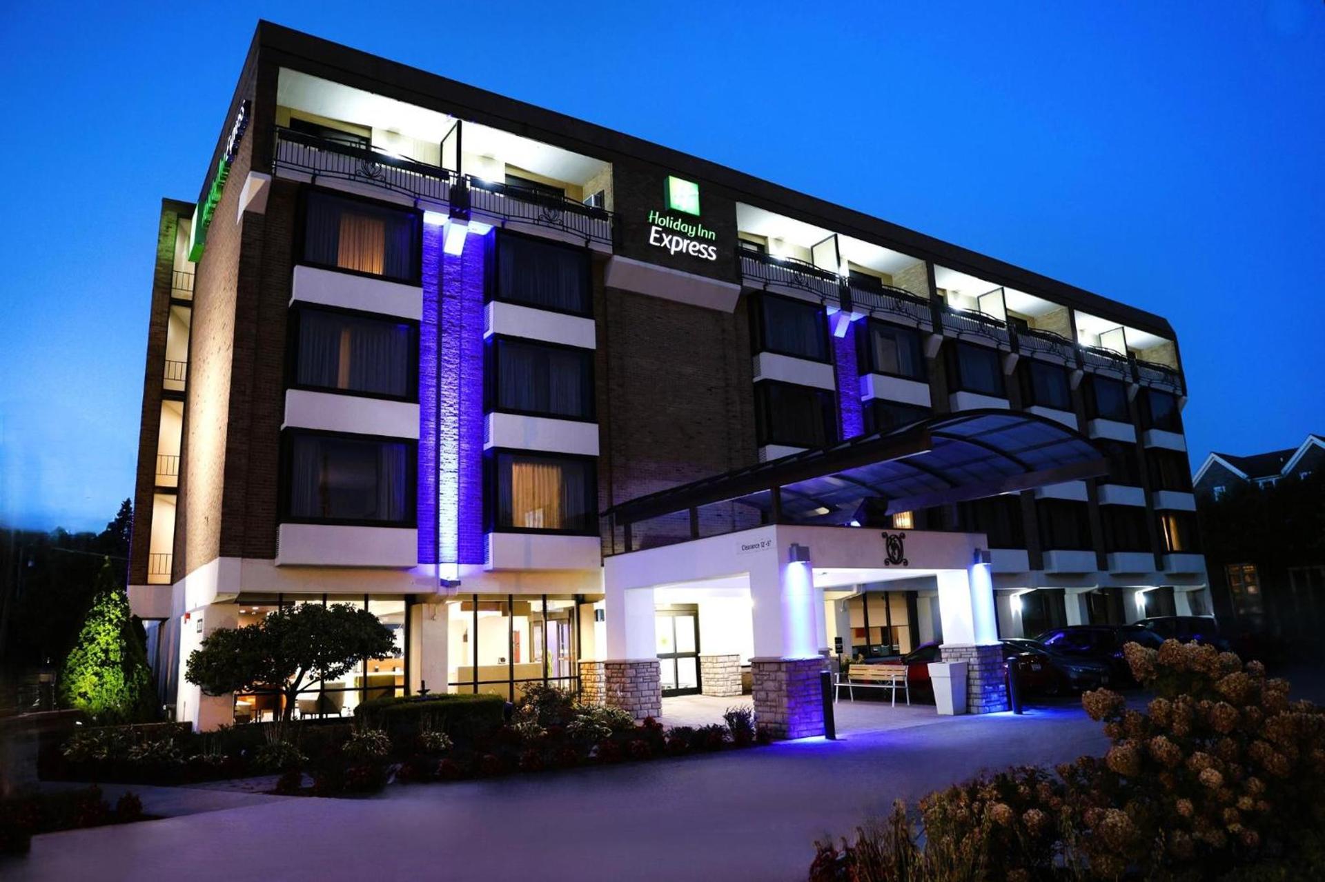 Holiday Inn Express Detroit-Birmingham by IHG — hotel in Birmingham