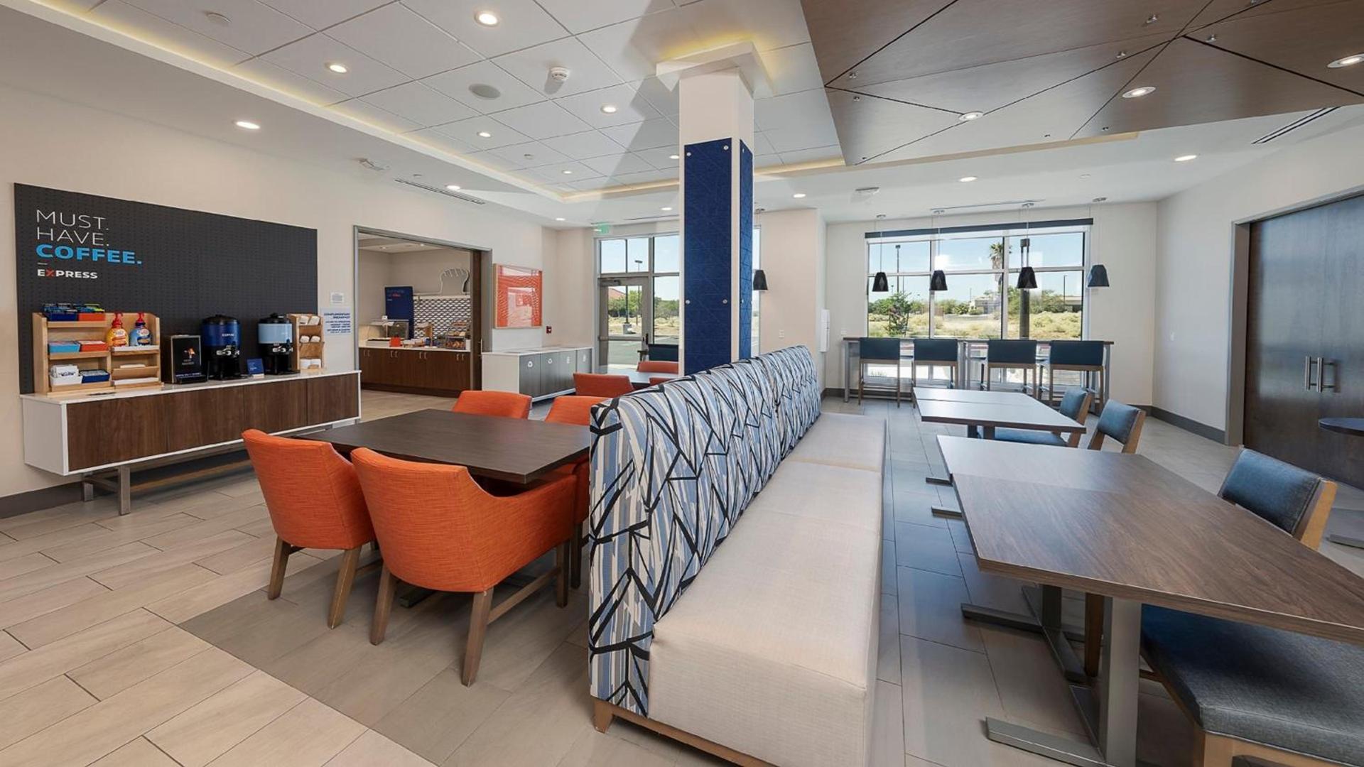 Holiday Inn Express & Suites Ridgecrest - China Lake by IHG photo 43