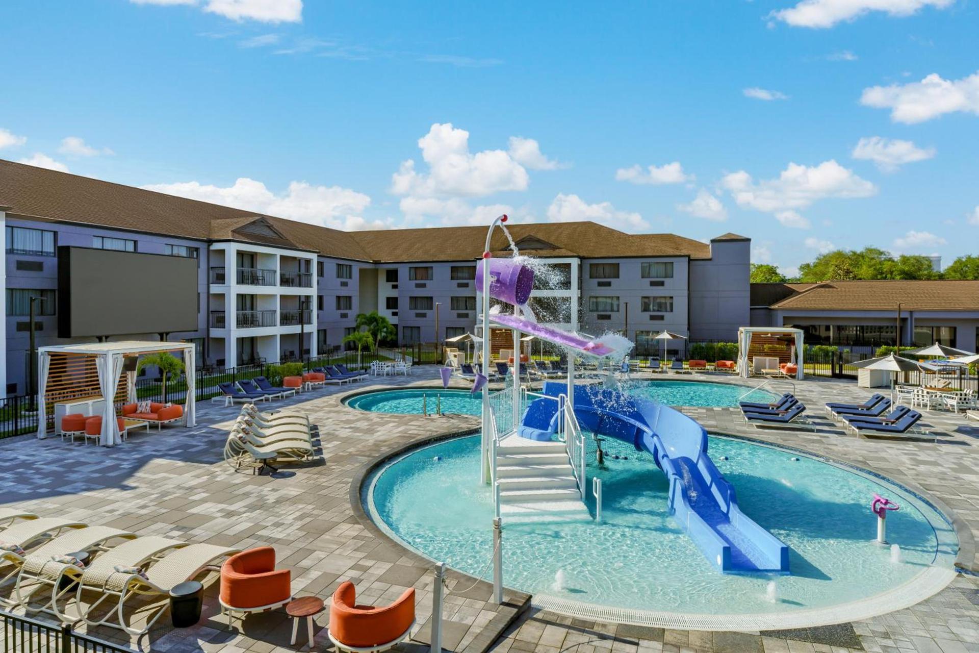 Courtyard by Marriott Orlando Lake Buena Vista at Vista Centre photo 2